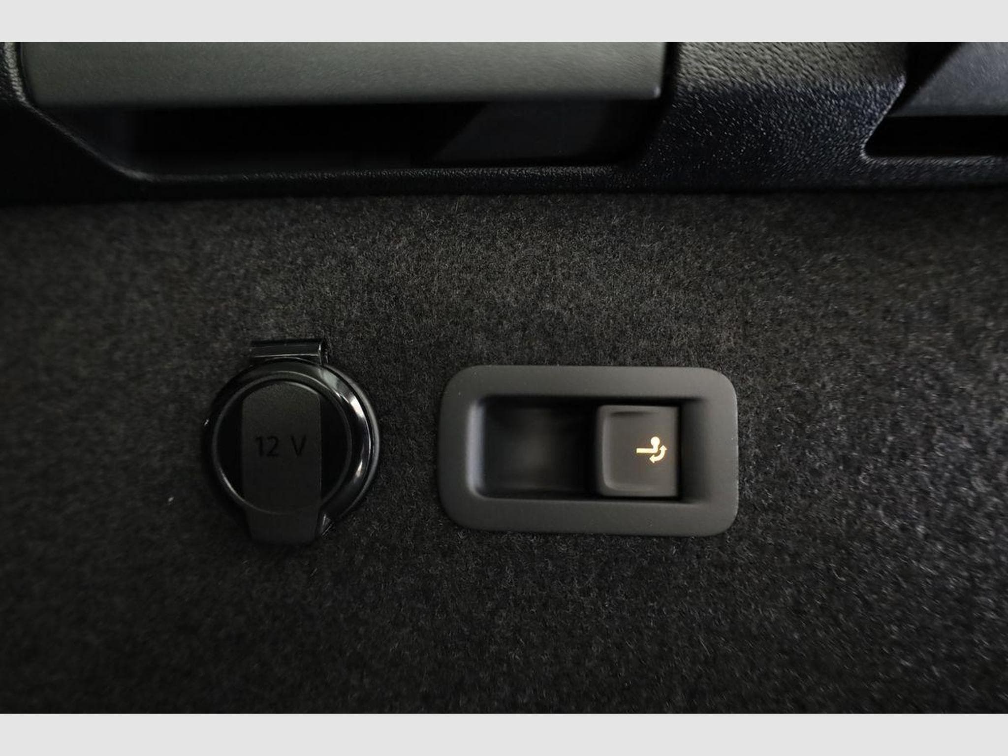 VW Tayron 1.5 TSI eHybrid 150 kW Life (2025) - Photo 14