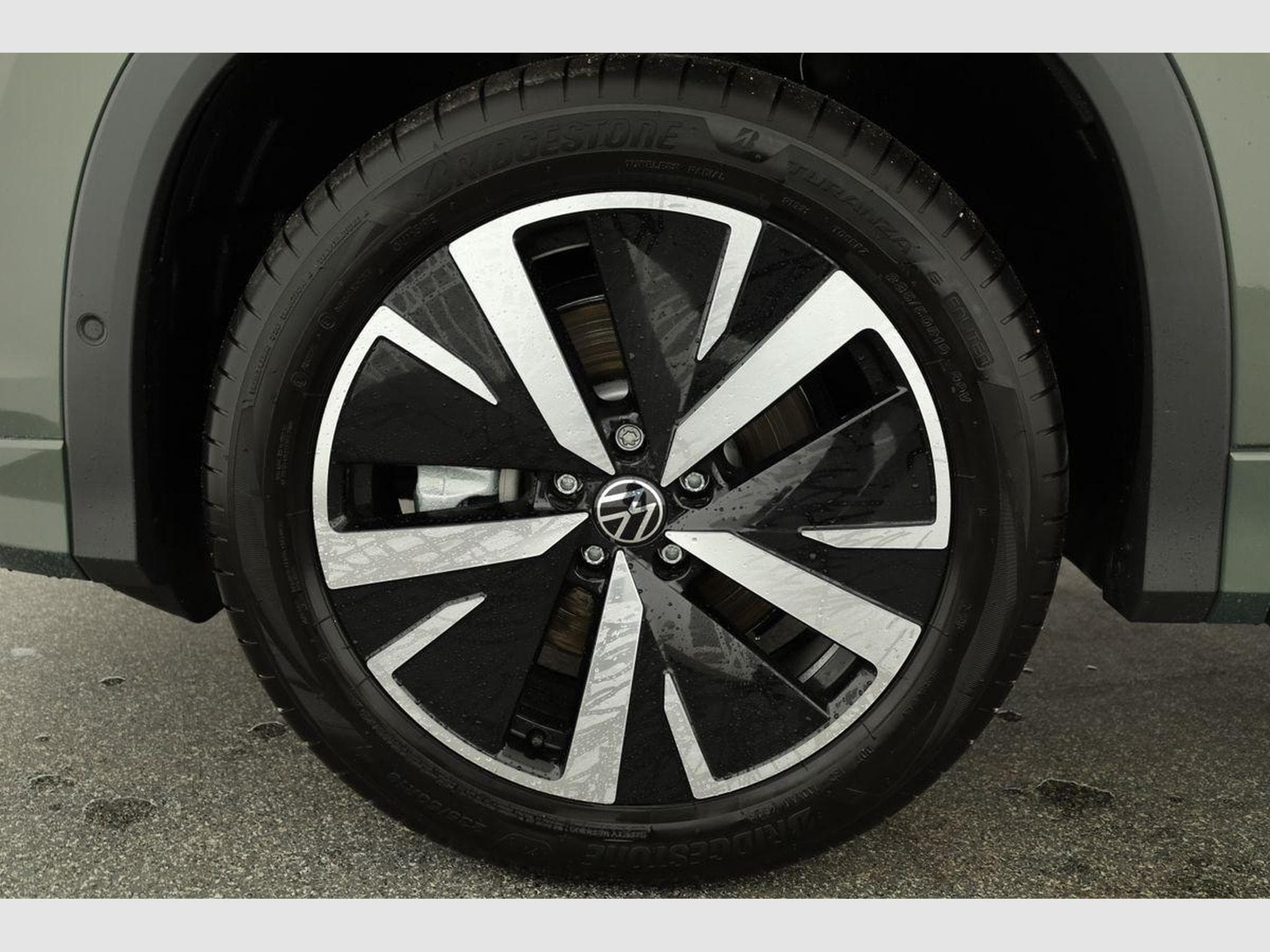 VW Tayron 1.5 TSI eHybrid 150 kW Life (2025) - Photo 16