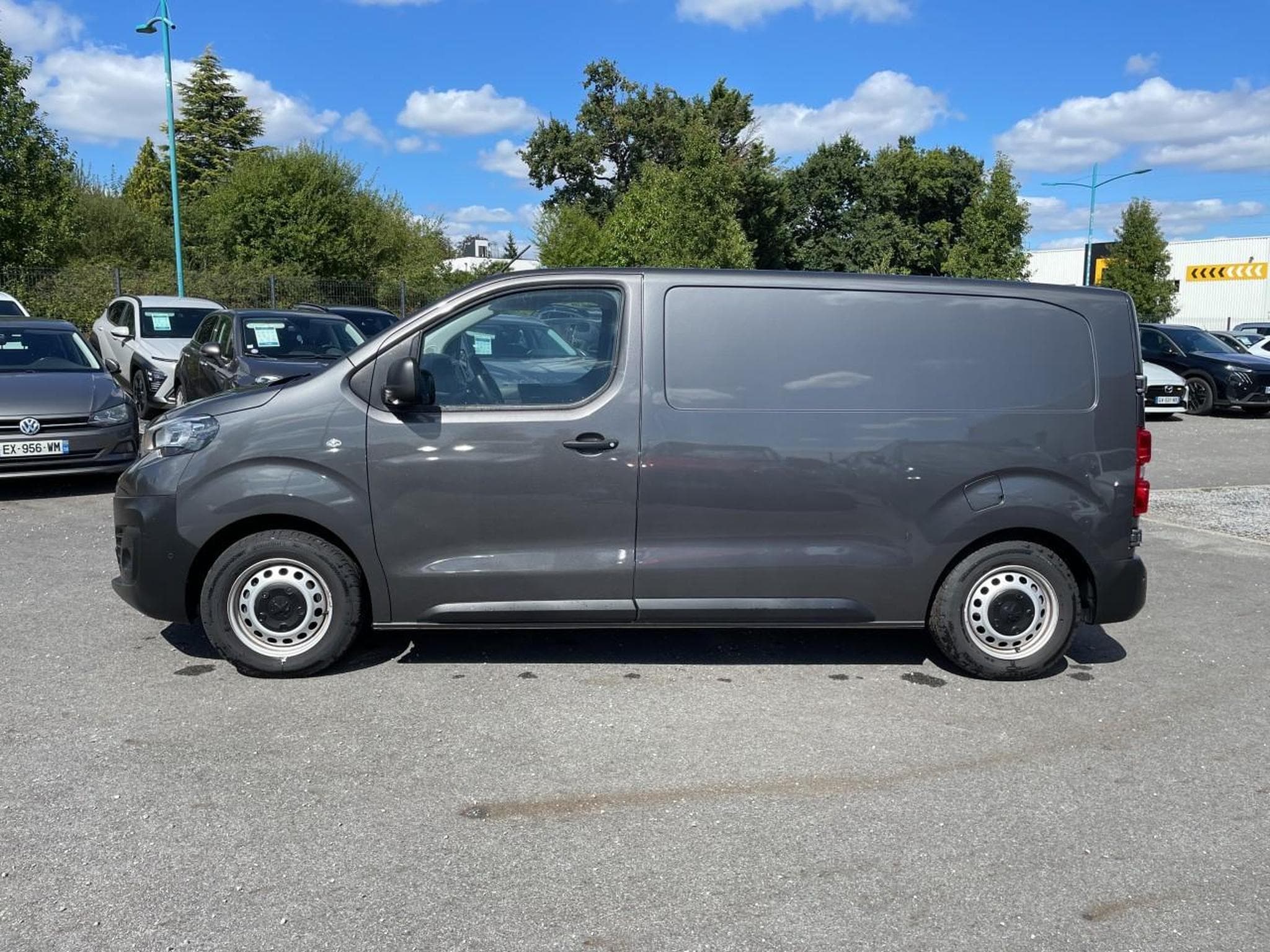 Peugeot EXPERT FG M 2.0 BLUEHDI 180 PACK PREMIUM CONNECT EAT8 (2024) - Foto 8
