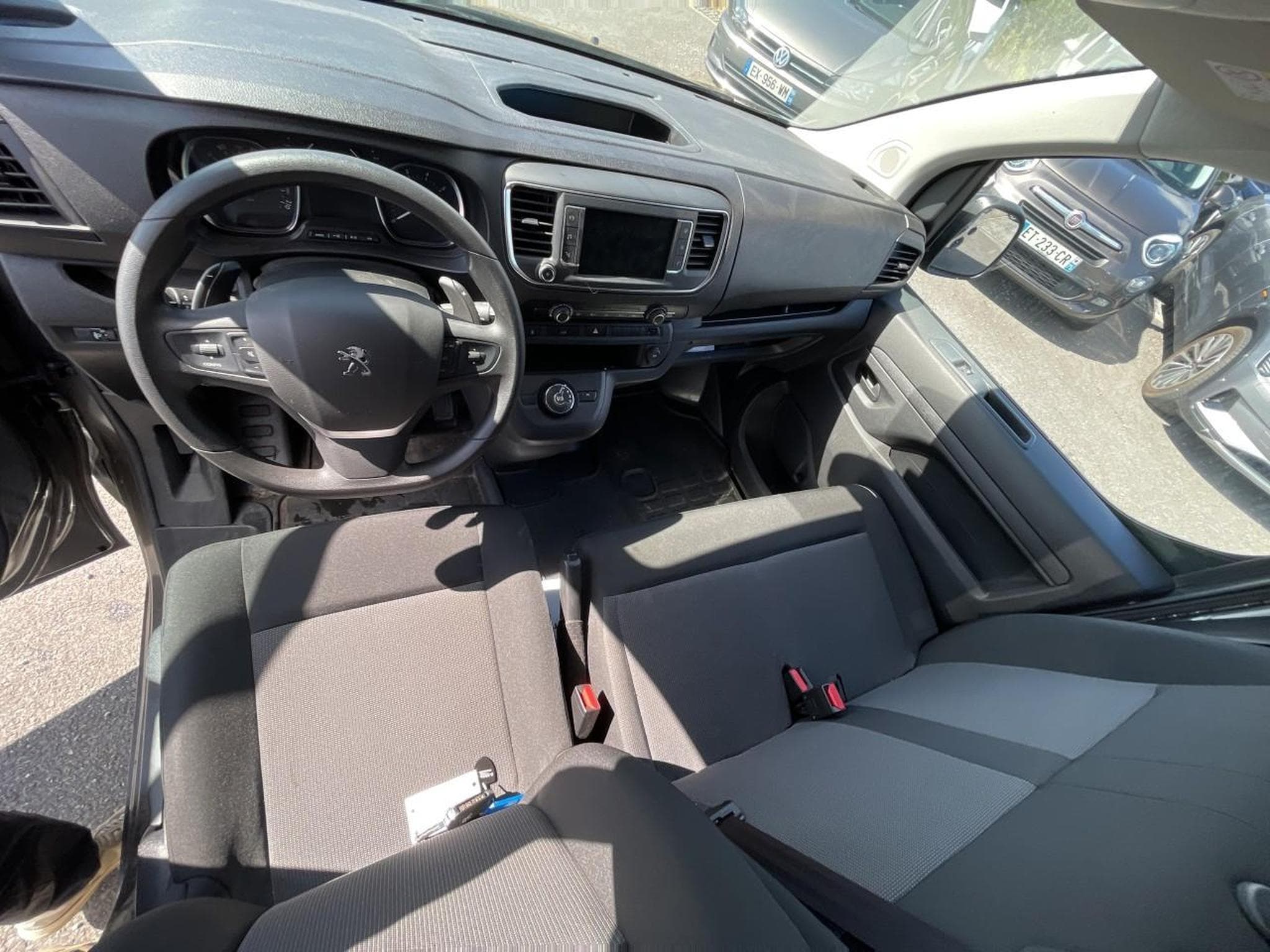 Peugeot EXPERT FG M 2.0 BLUEHDI 180 PACK PREMIUM CONNECT EAT8 (2024) - Foto 9