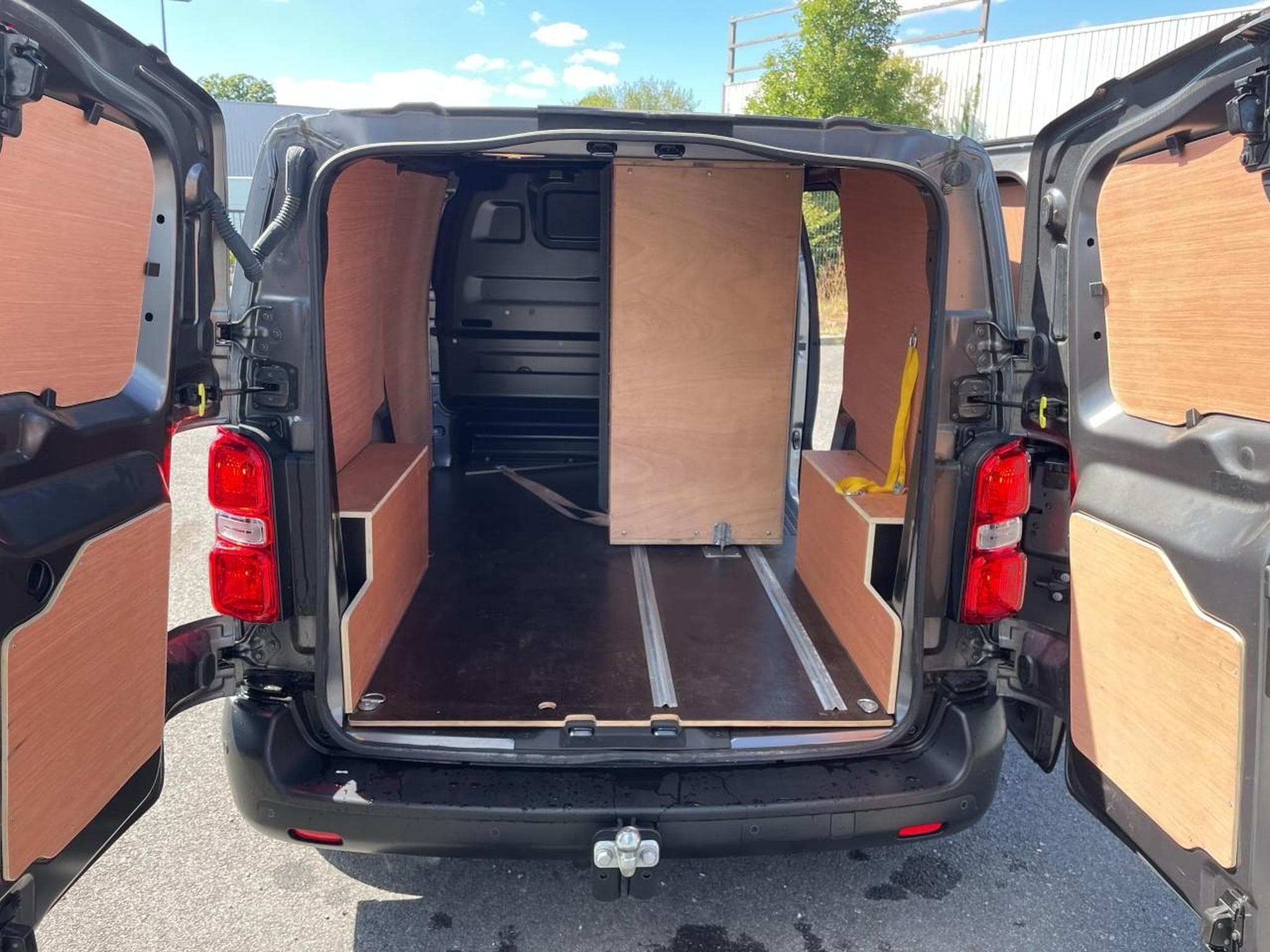 Peugeot EXPERT FG M 2.0 BLUEHDI 180 PACK PREMIUM CONNECT EAT8 (2024) - Foto 16
