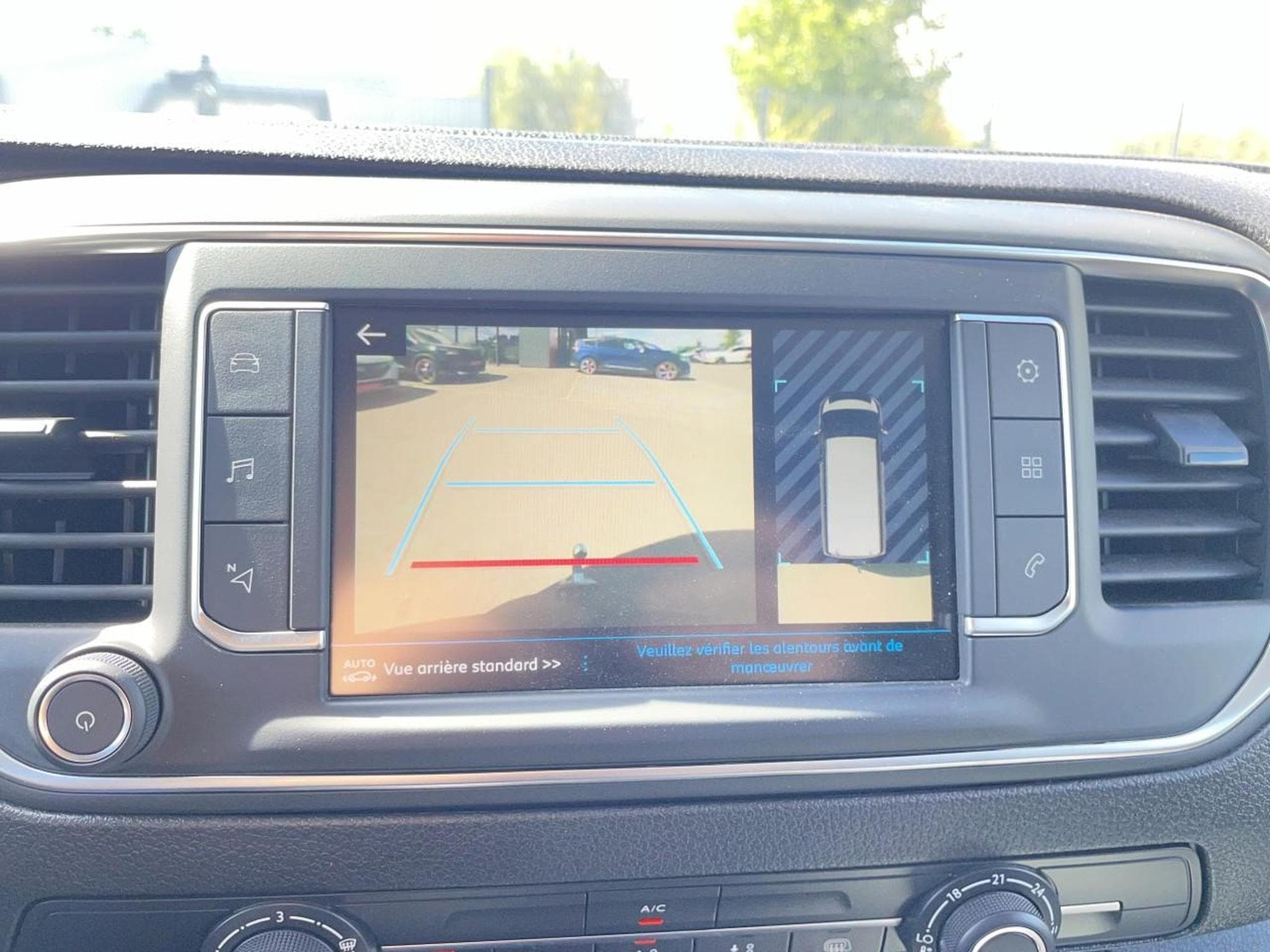 Peugeot EXPERT FG M 2.0 BLUEHDI 180 PACK PREMIUM CONNECT EAT8 (2024) - Foto 19