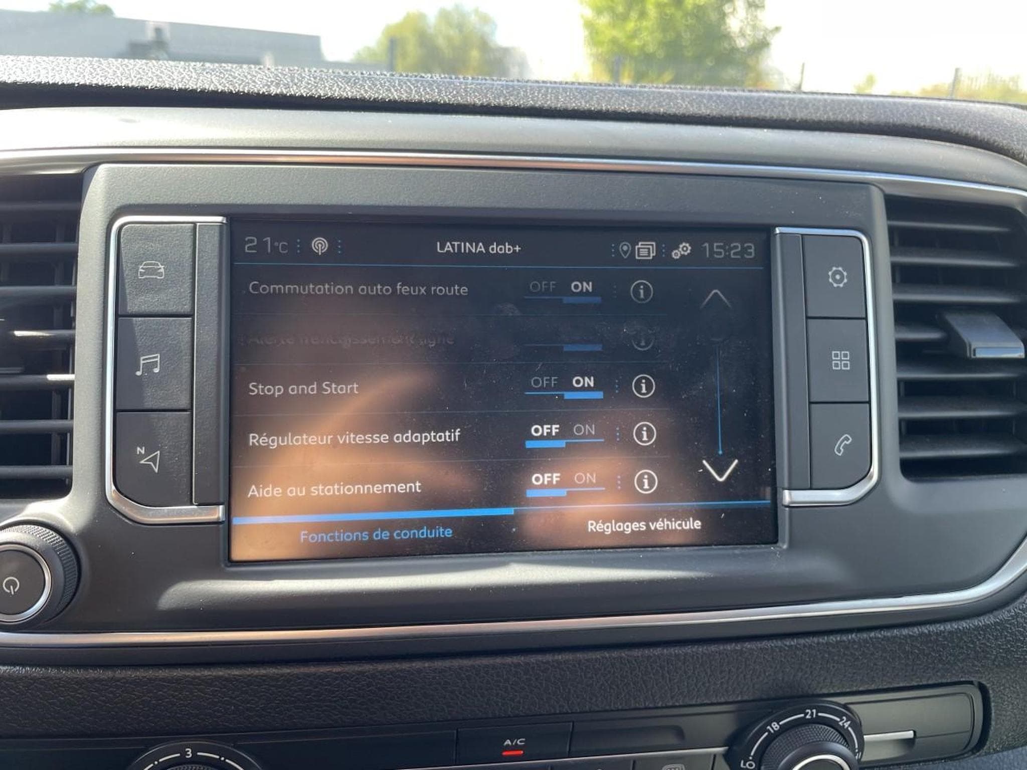 Peugeot EXPERT FG M 2.0 BLUEHDI 180 PACK PREMIUM CONNECT EAT8 (2024) - Foto 20