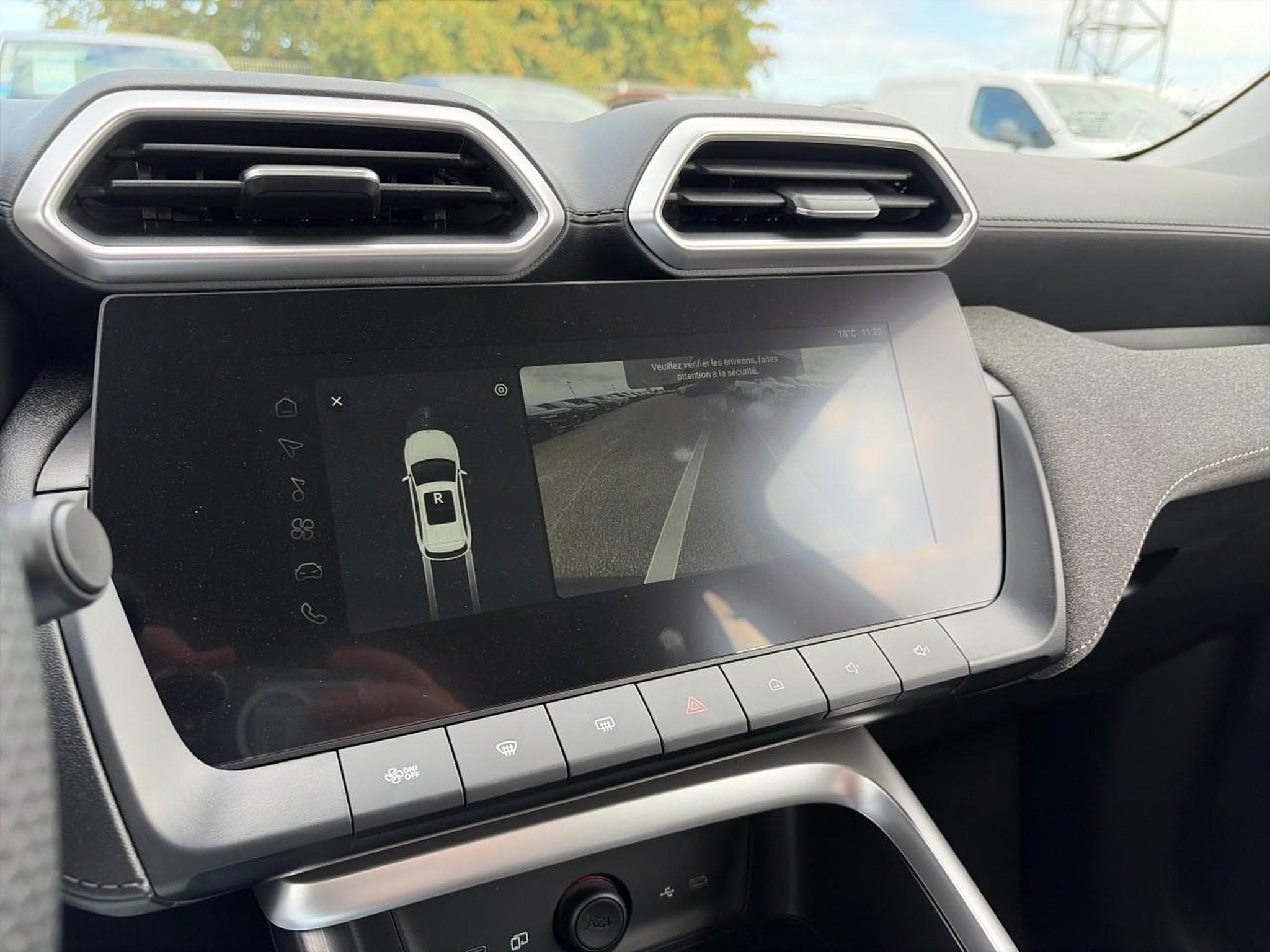 MG ZS 1.5 HYBRID+ 197 STANDARD (2026) - Foto 19