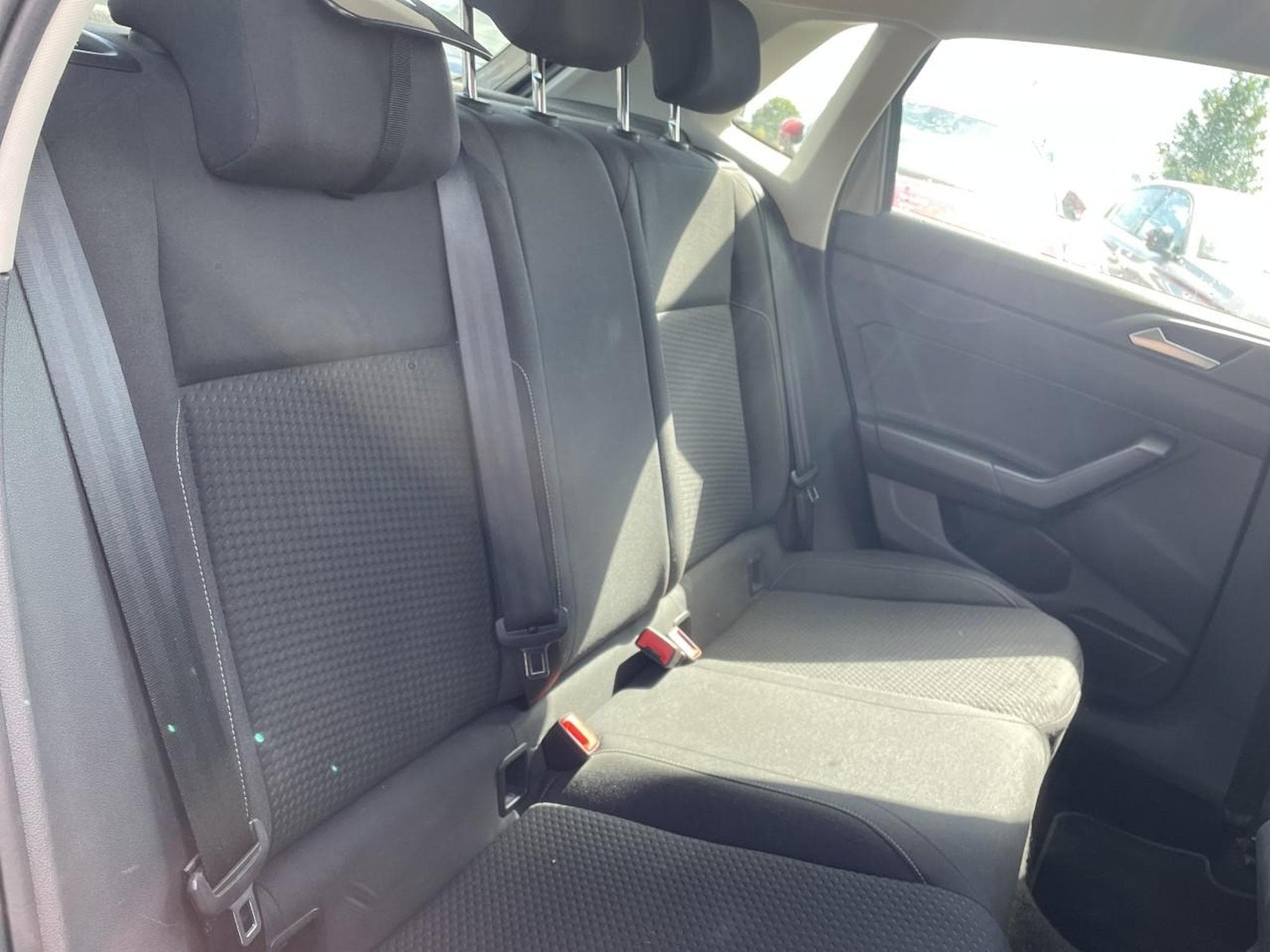 VW POLO 1.0 TSI 95 CONFORTLINE DSG7 (2018) - Foto 17