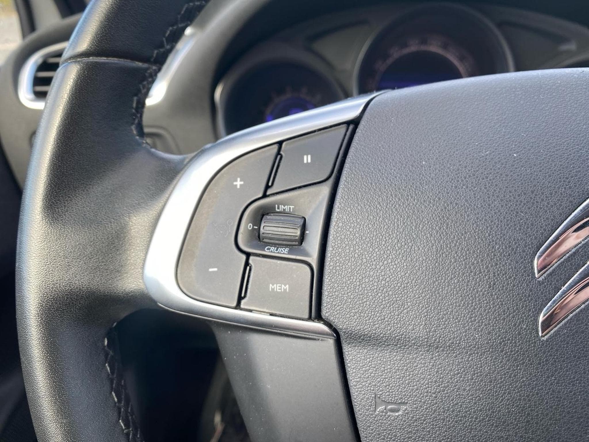 Citroen C4 BLUEHDI 120 MILLENIUM (2017) - Foto 17