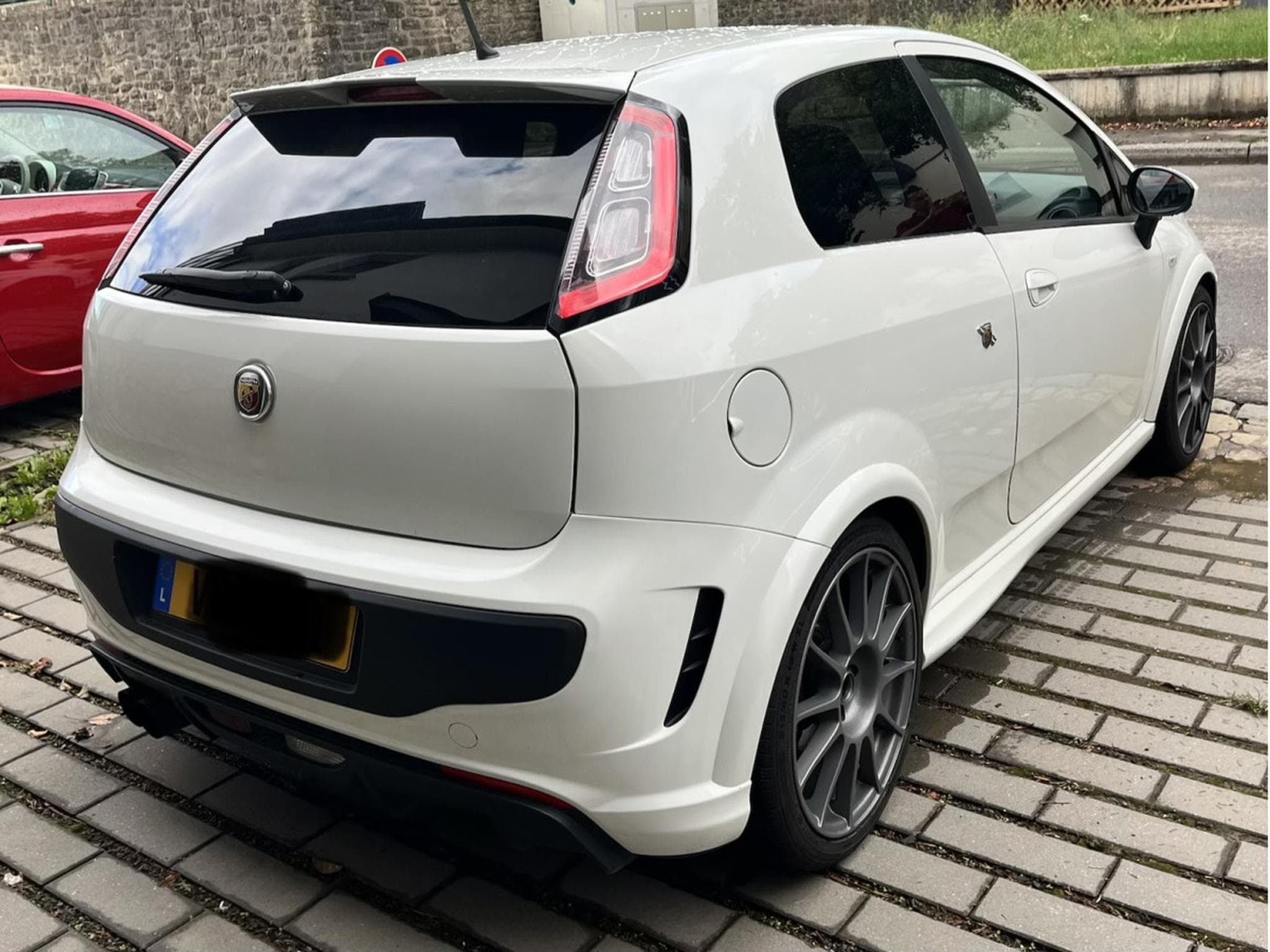 Abarth Punto Serie limitata 180 (2014) - Photo 5