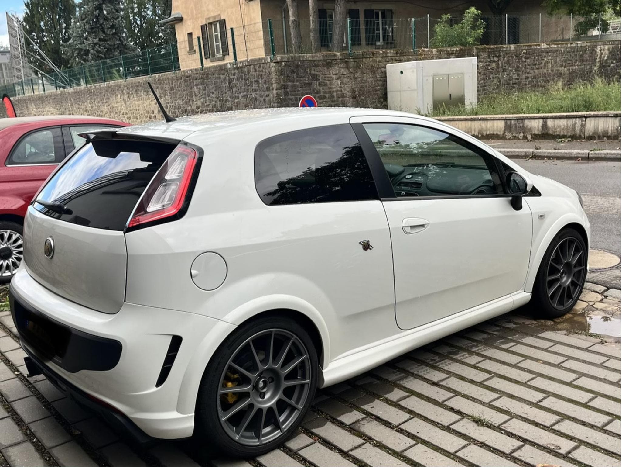 Abarth Punto Serie limitata 180 (2014) - Photo 6