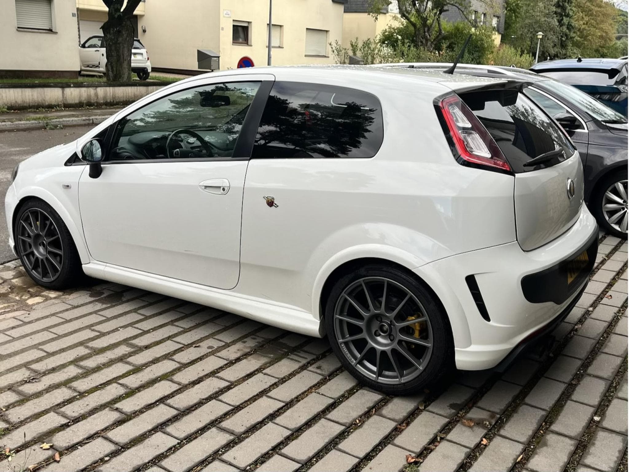 Abarth Punto Serie limitata 180 (2014) - Photo 8