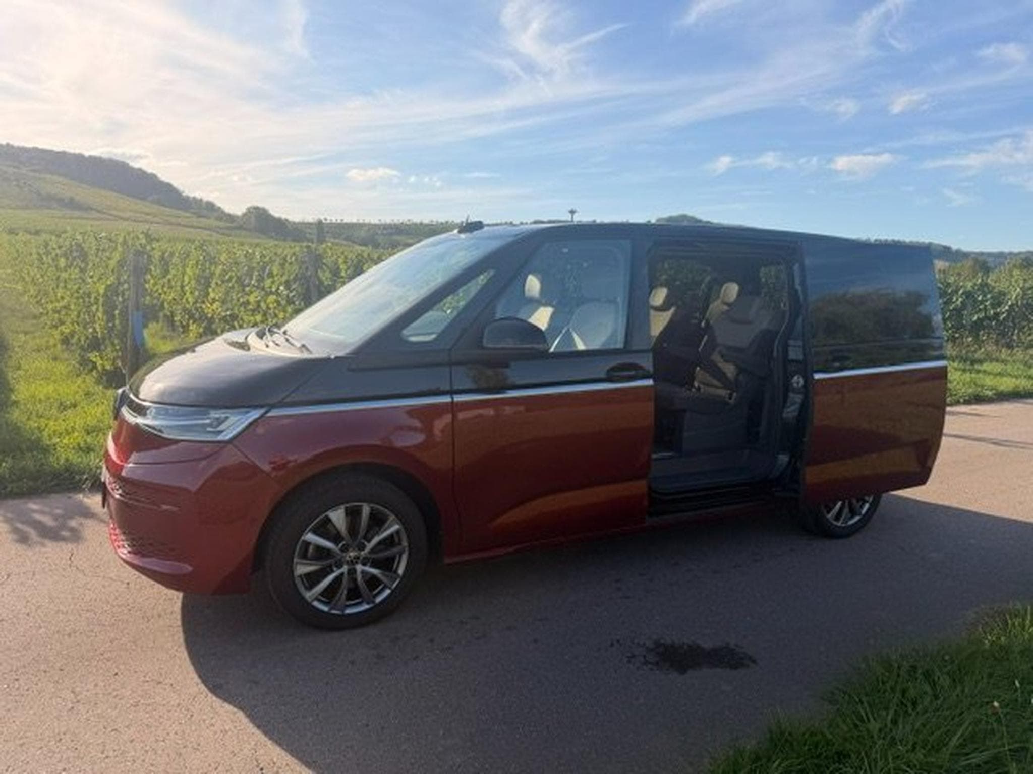 VW T7 Multivan T7 Life 2.0 TSI DSG7 (2021) - Foto 3