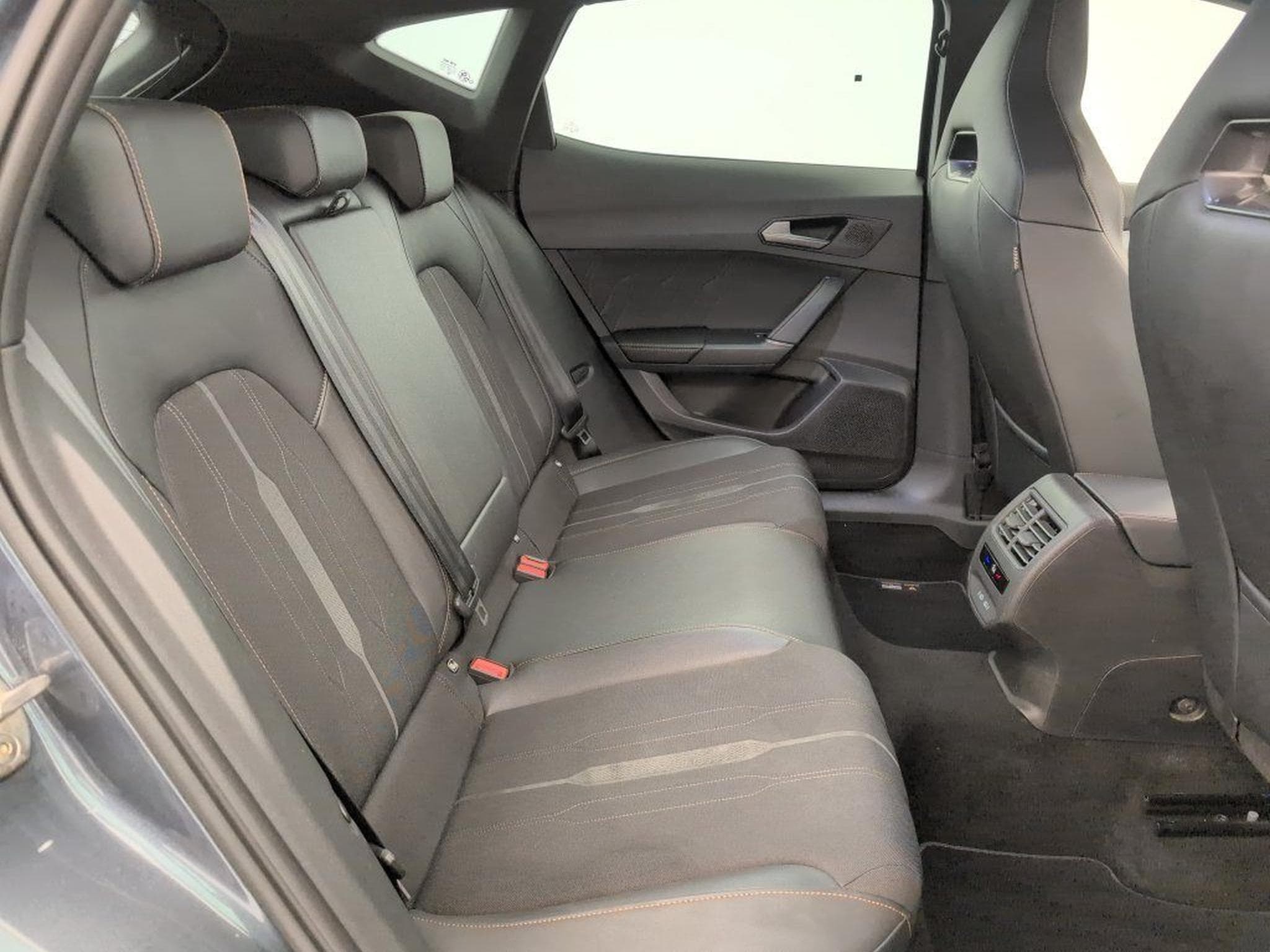 Cupra Formentor 1.4 E-HYBRID 245 CH DSG6 VZ (2024) - Photo 6