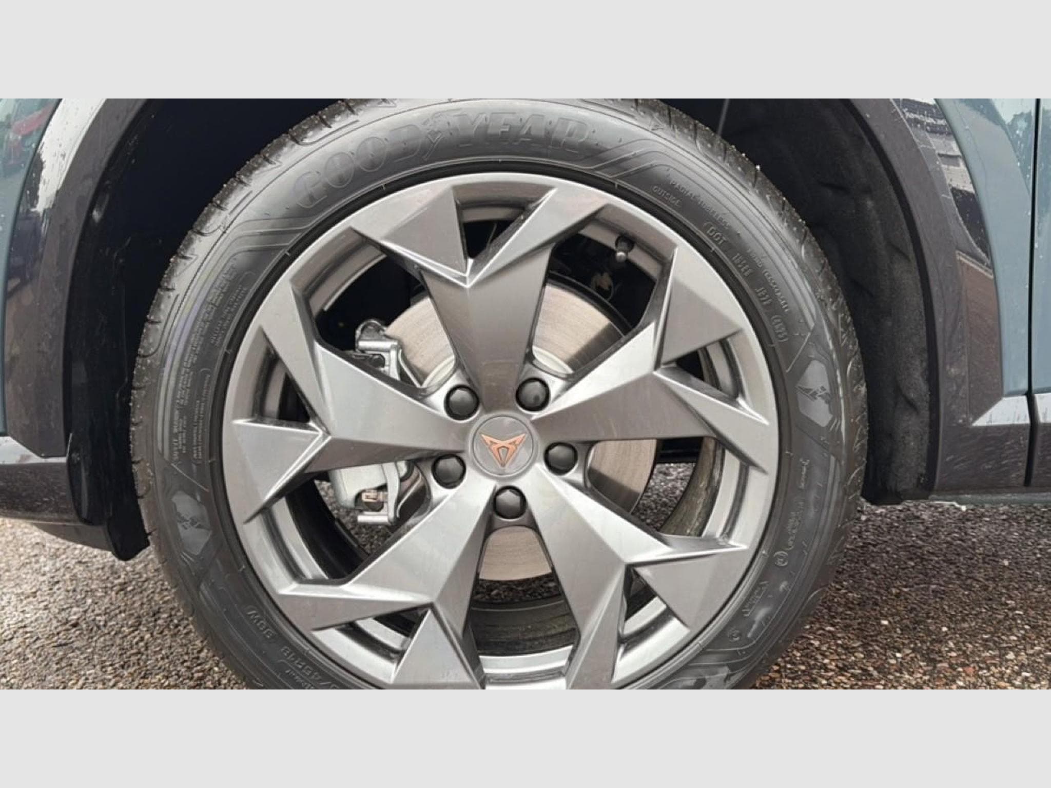 Cupra Formentor 1.5 ETSI HYBRID 150 DSG7 V (2026) - Photo 5