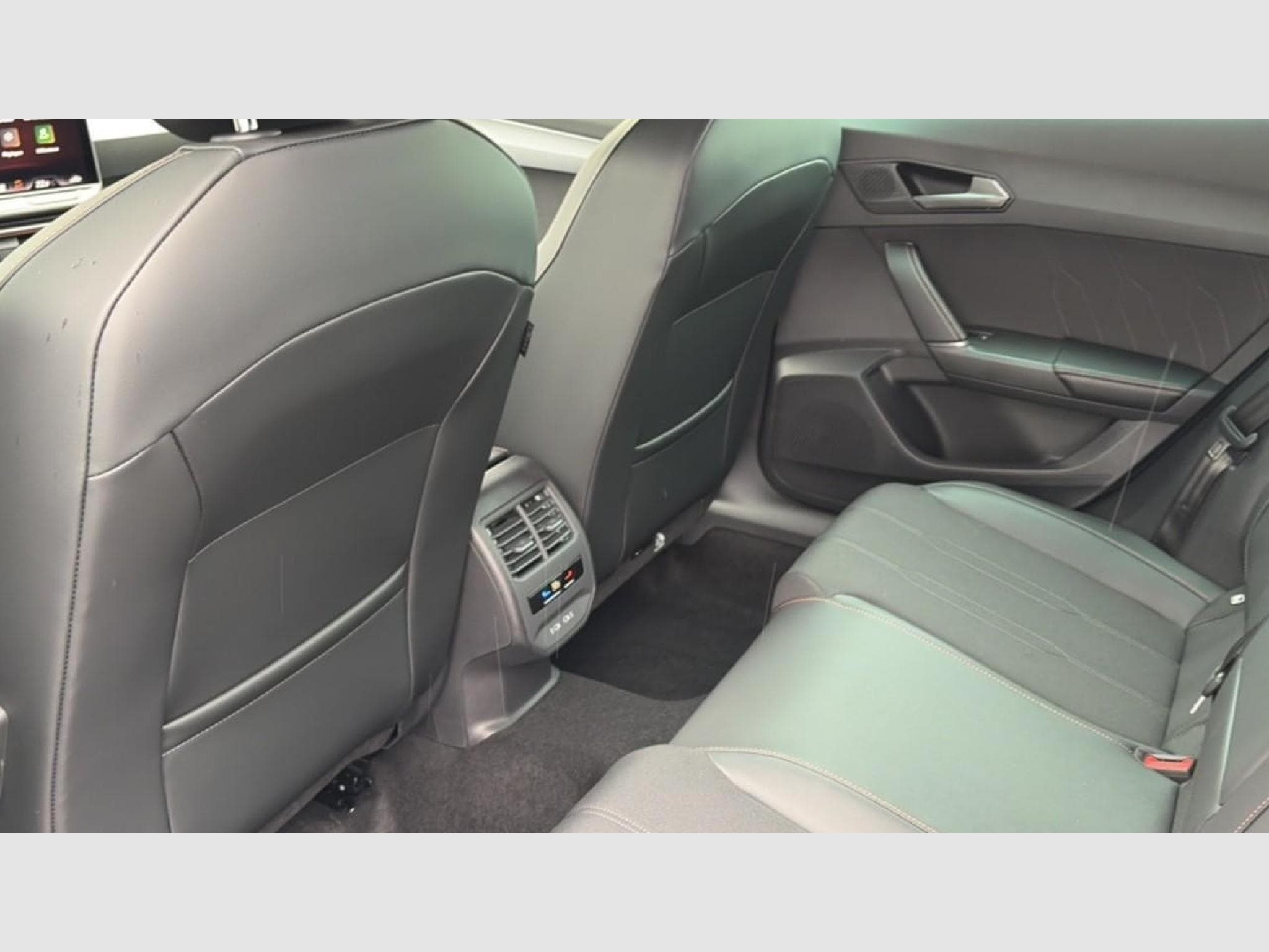 Cupra Formentor 1.5 ETSI HYBRID 150 DSG7 V (2026) - Photo 8