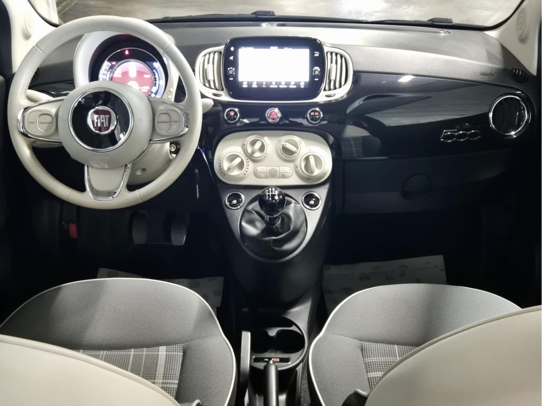 Fiat 500 1.2 MIRROR PANO NAVI (2019) - Photo 7