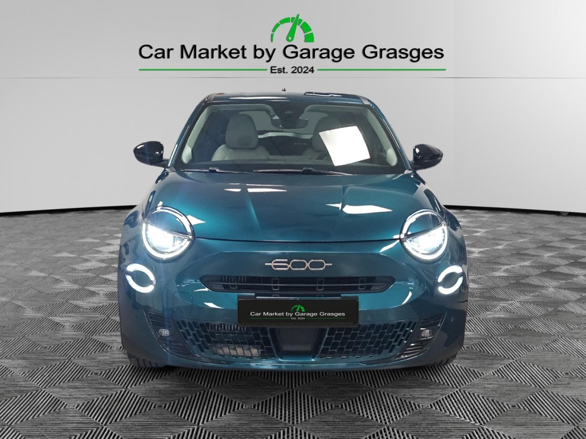 Fiat 600 Hybride 1.2 (2024) - Photo 8