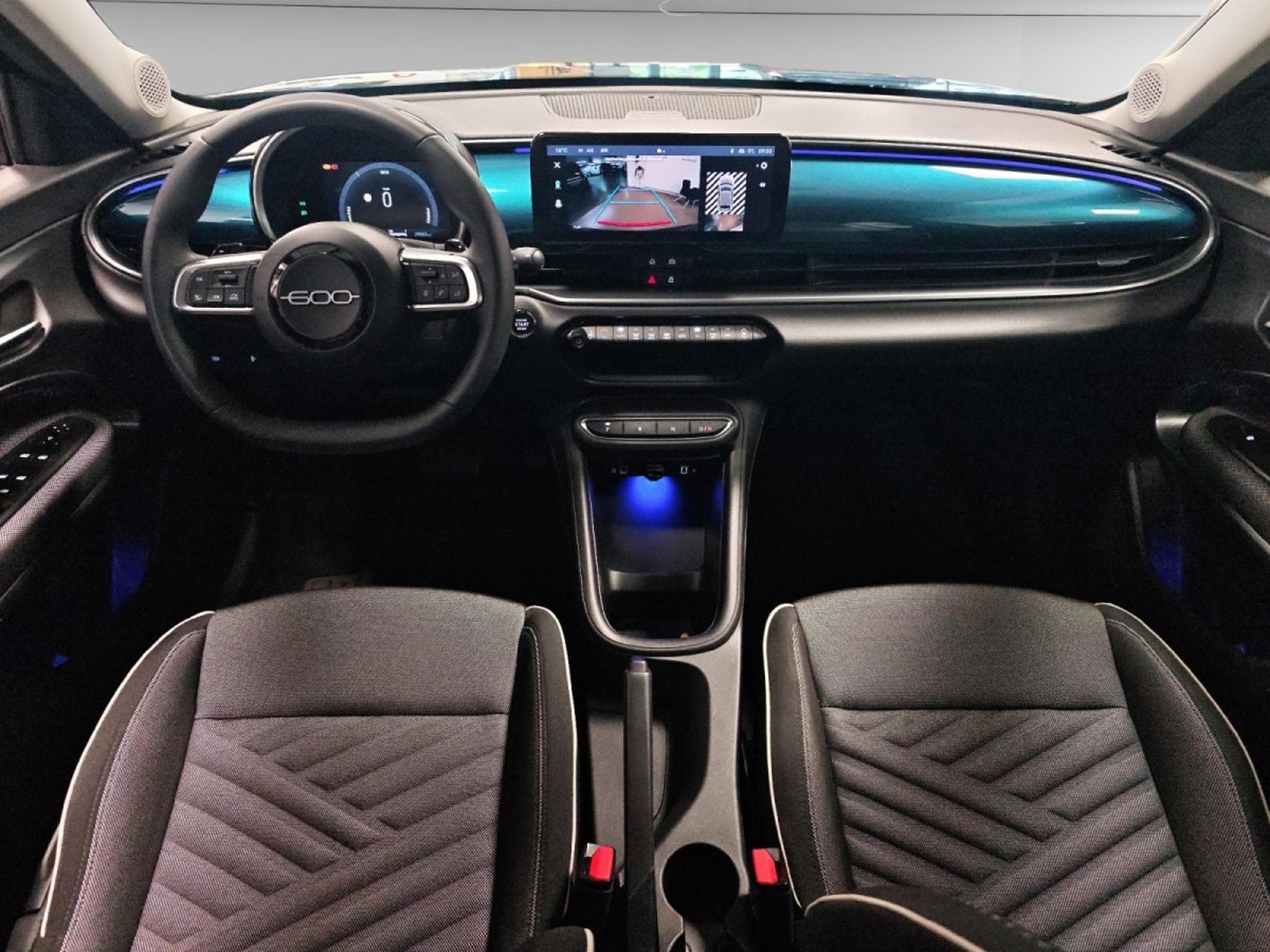 Fiat 600 Hybride 1.2 (2024) - Photo 12