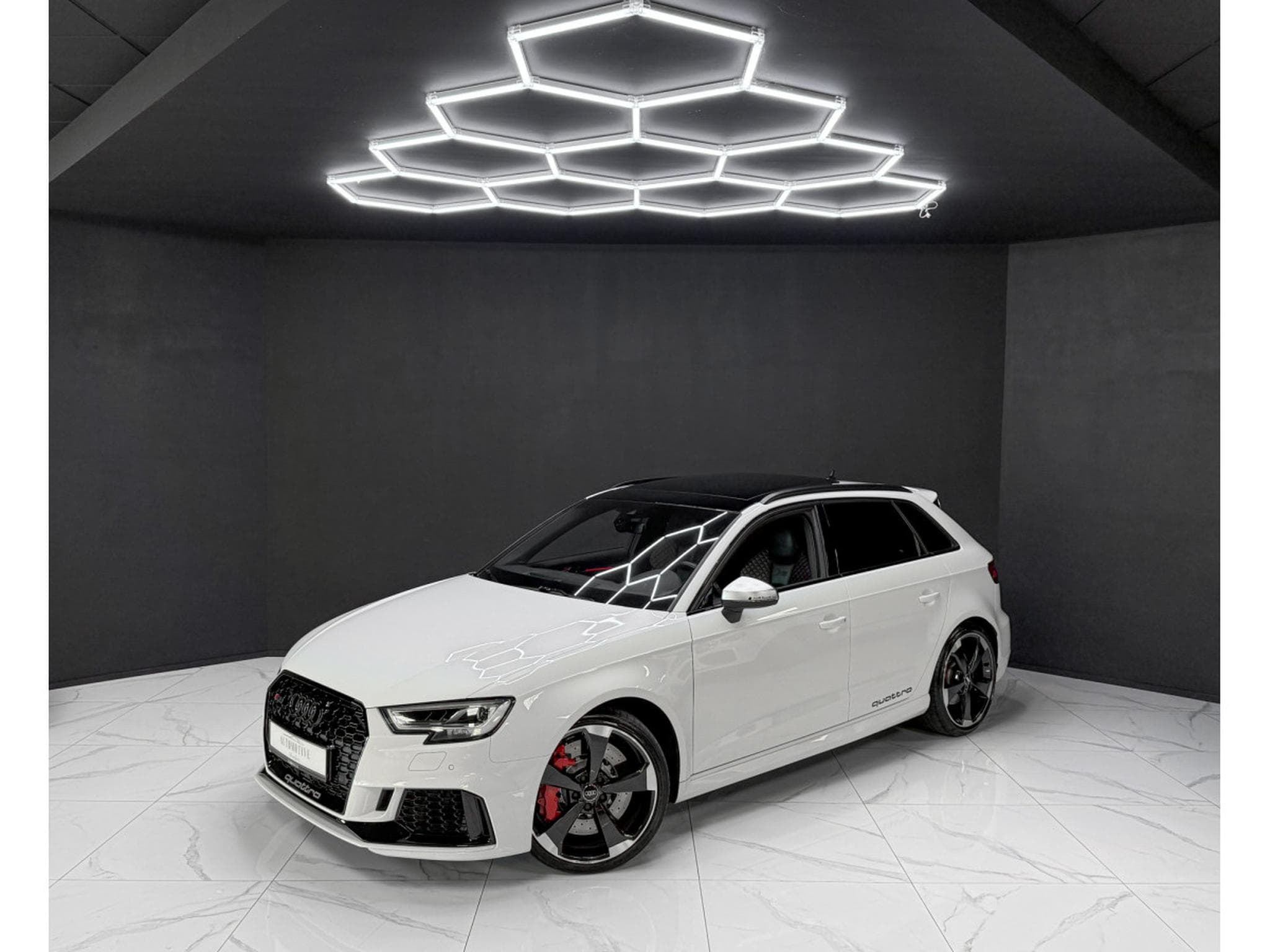 Audi RS3 Sportback 2.5 TFSI quattro (2019) - Photo 1