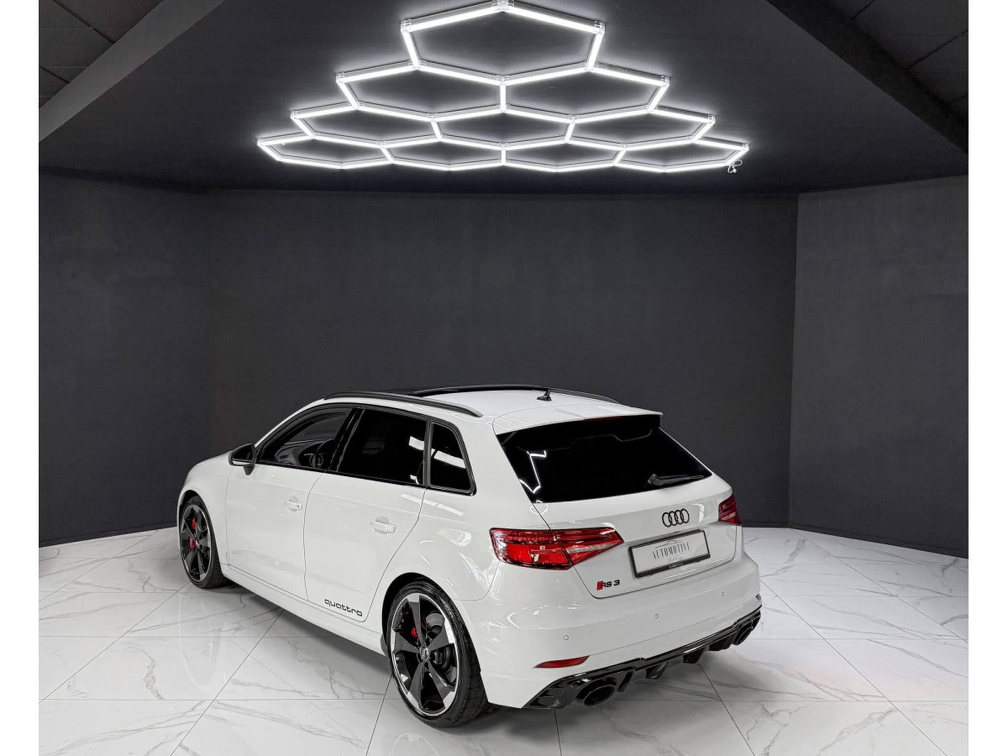 Audi RS3 Sportback 2.5 TFSI quattro (2019) - Photo 3