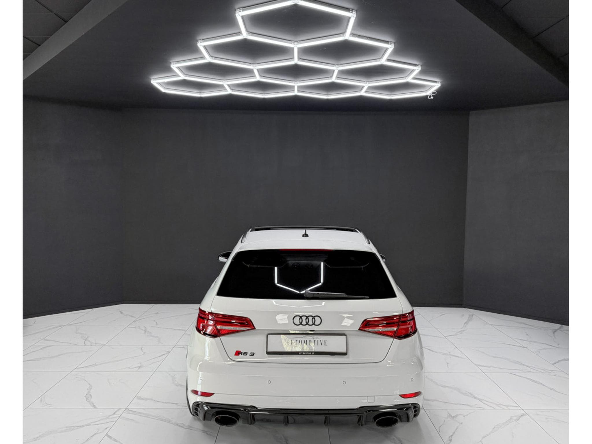 Audi RS3 Sportback 2.5 TFSI quattro (2019) - Photo 4