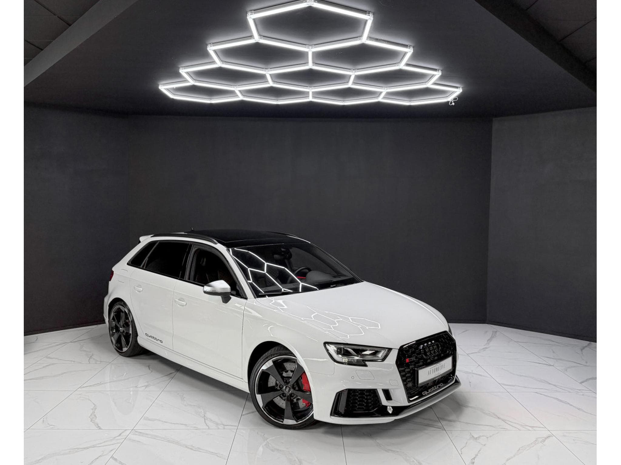 Audi RS3 Sportback 2.5 TFSI quattro (2019) - Photo 7
