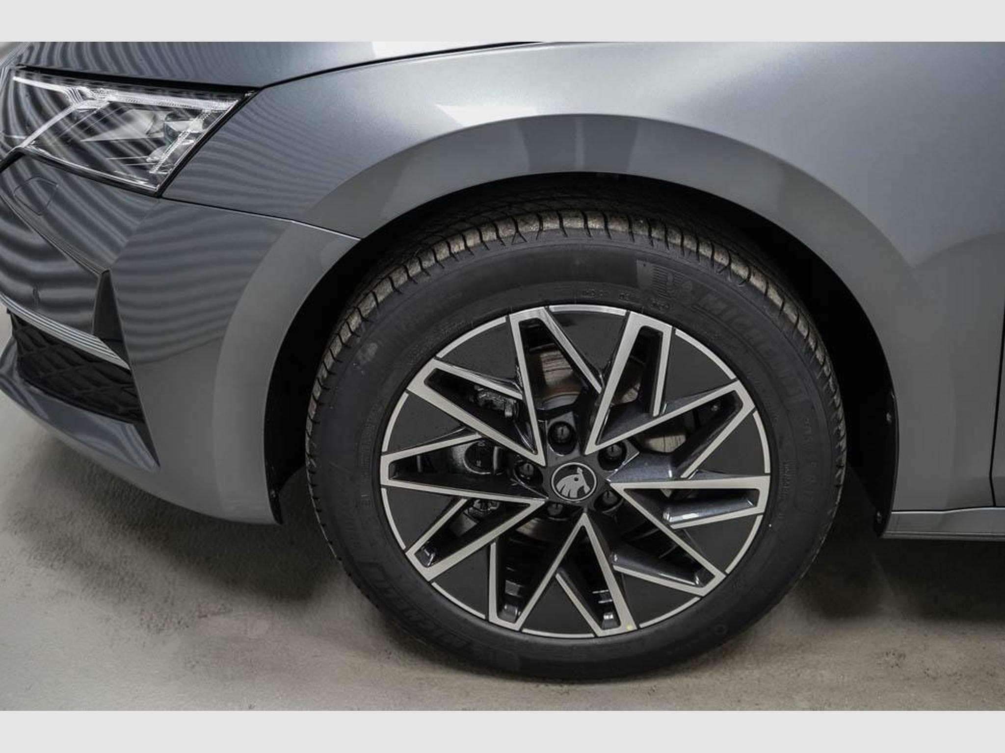 Skoda Octavia Kombi 1,5 eTSI (2025) - Foto 4