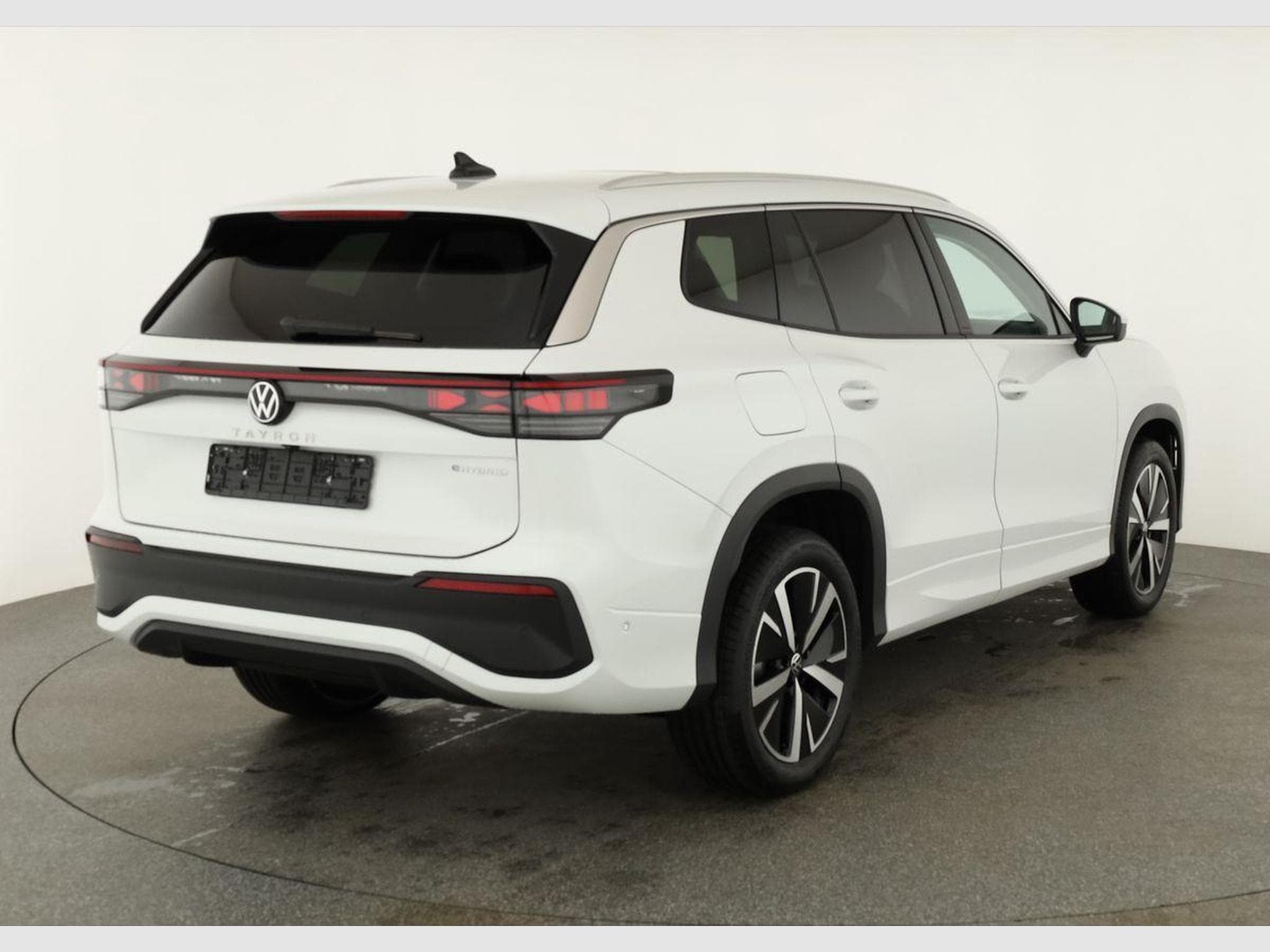 VW Tayron 1.5 TSI eHybrid 150 kW Life (2025) - Photo 2