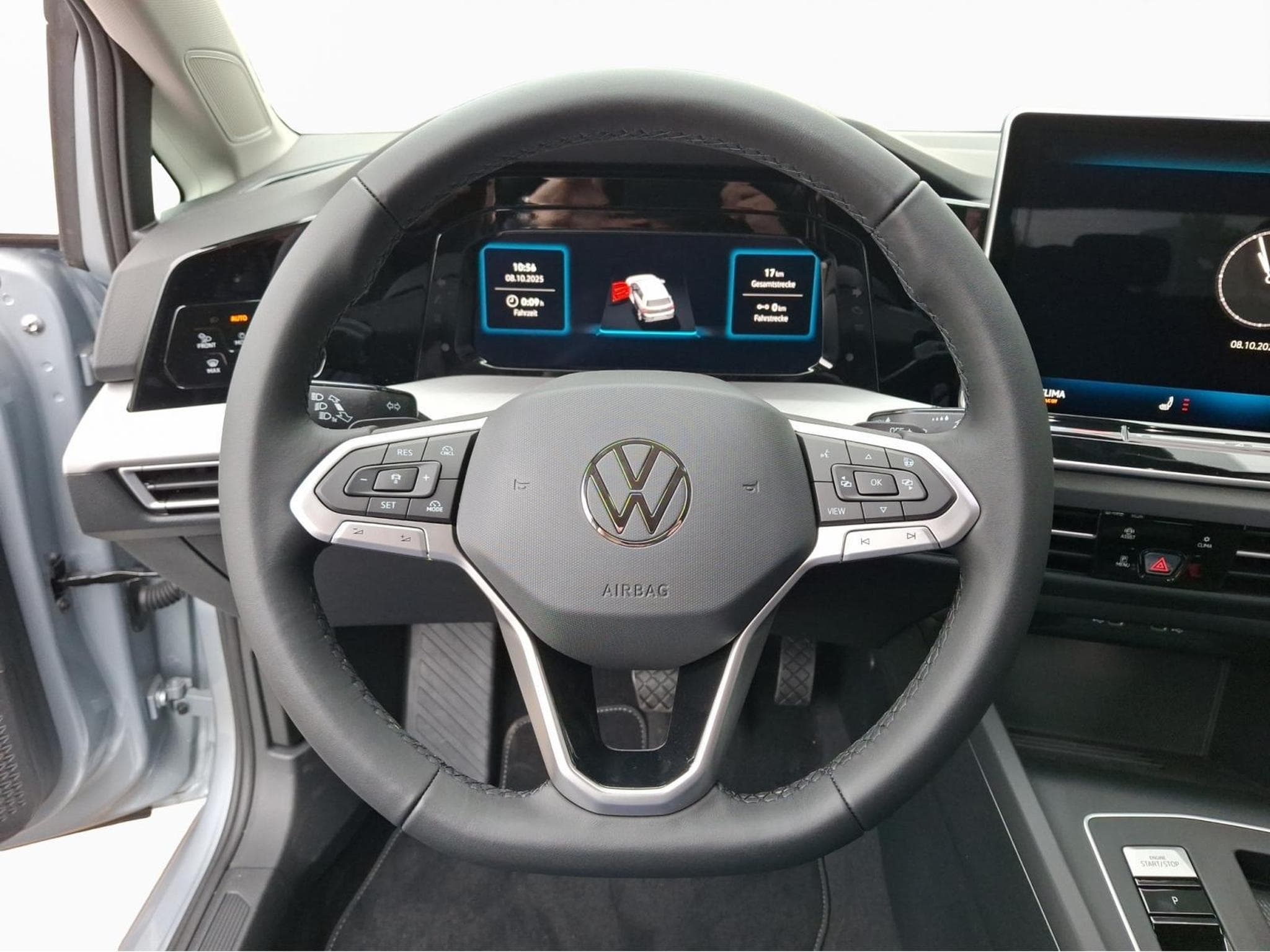 VW Golf Life (2025) - Photo 12