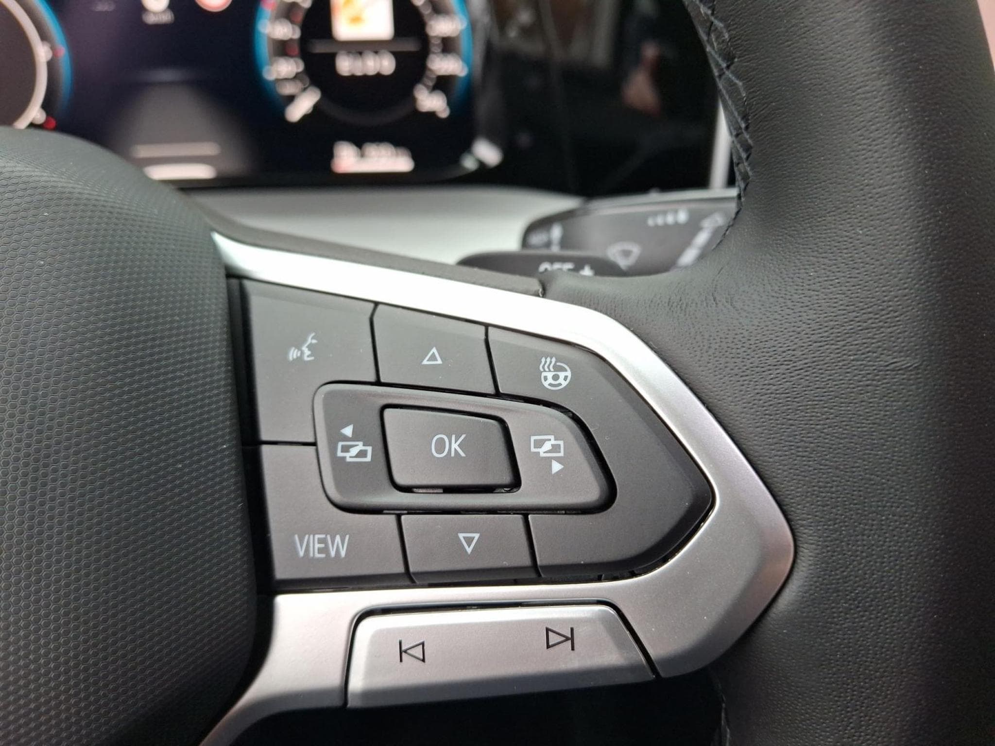 VW Golf Life (2025) - Photo 22
