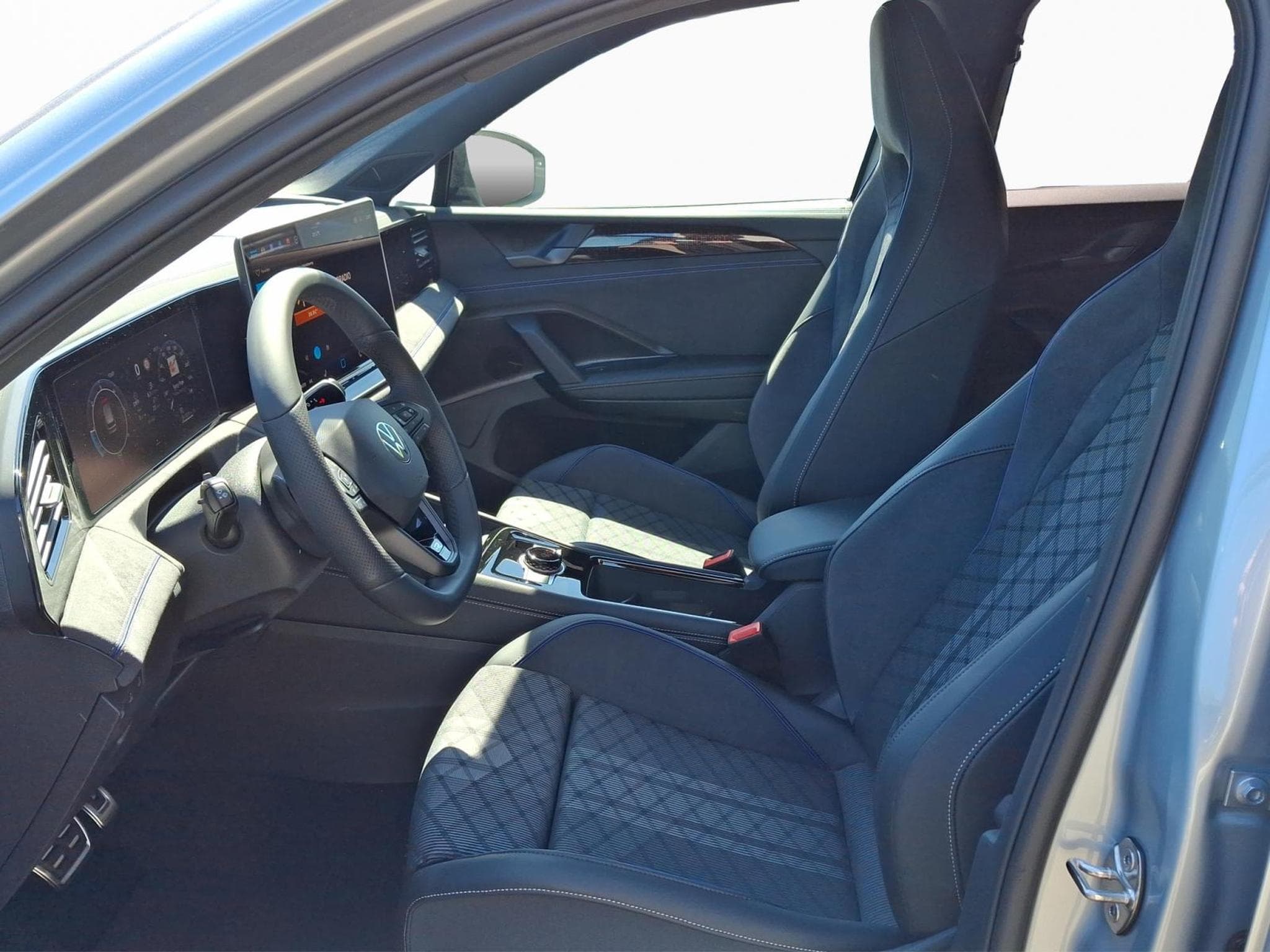 VW Tiguan R-Line (2026) - Photo 9