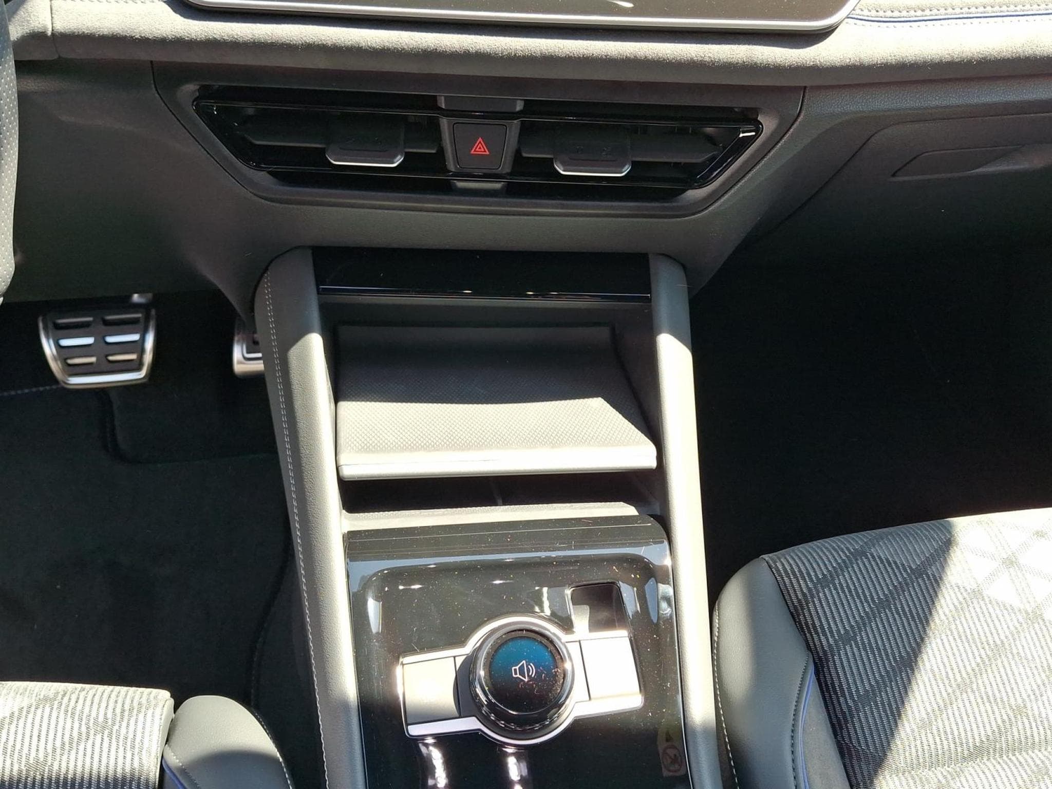 VW Tiguan R-Line (2026) - Photo 12