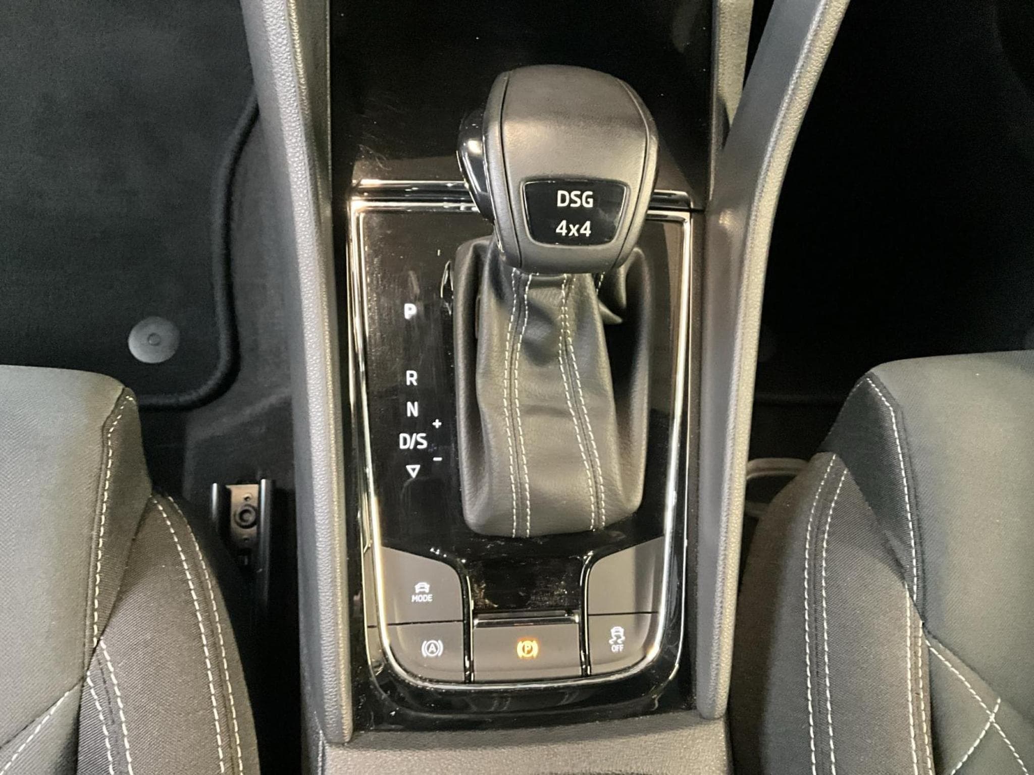 Skoda Karoq Sportline+DSG+4x4+Stand-H.+LED+Navi (2021) - Photo 12