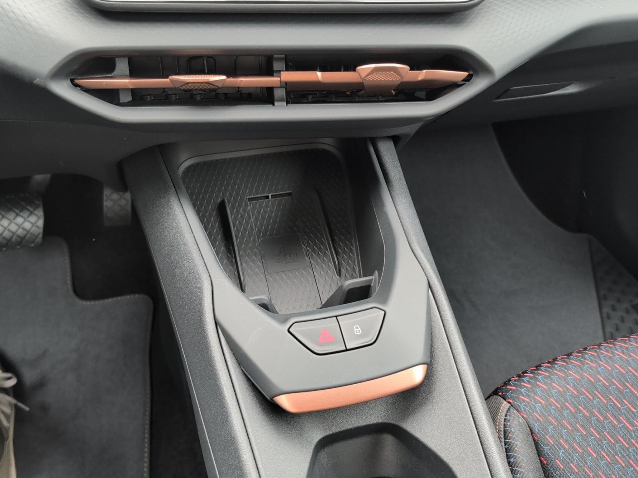 Cupra Raval Endurance (2026) - Photo 16