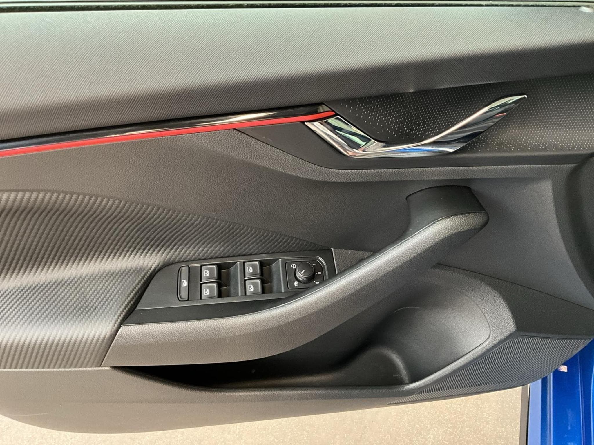 Skoda Kamiq Monte-Carlo+DSG+LED+P.Assisted+LM17 (2025) - Photo 14