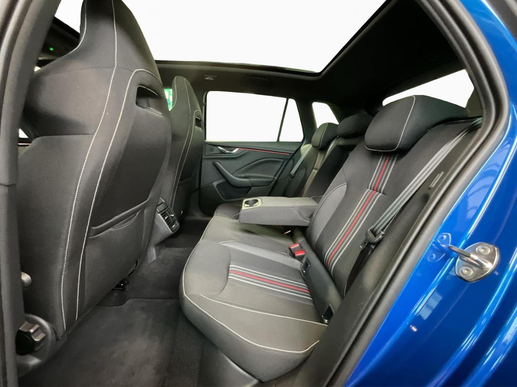 Skoda Kamiq Monte-Carlo+DSG+LED+P.Assisted+LM17 (2025) - Photo 16