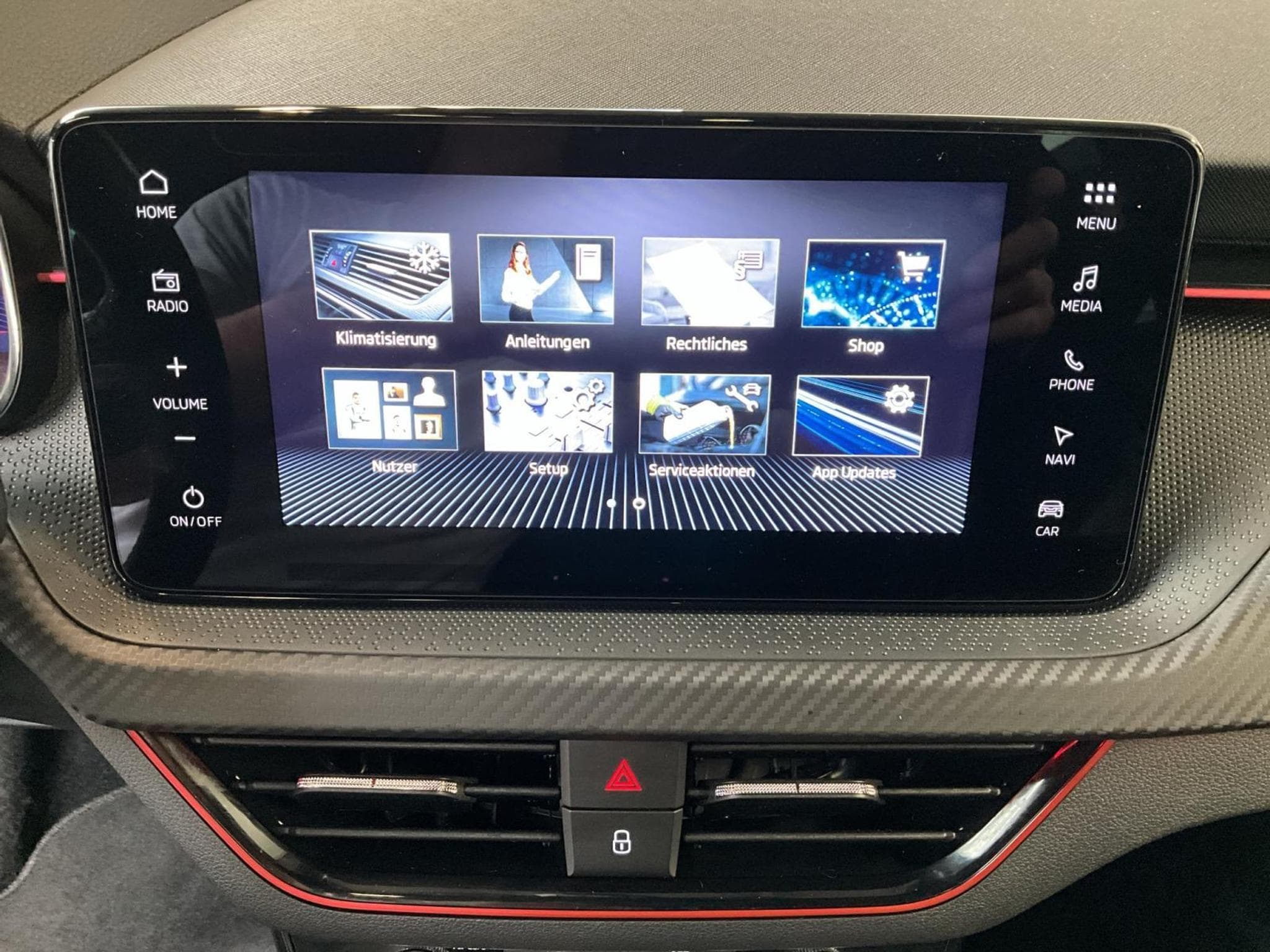 Skoda Kamiq Monte-Carlo+DSG+LED+P.Assisted+LM17 (2025) - Photo 19