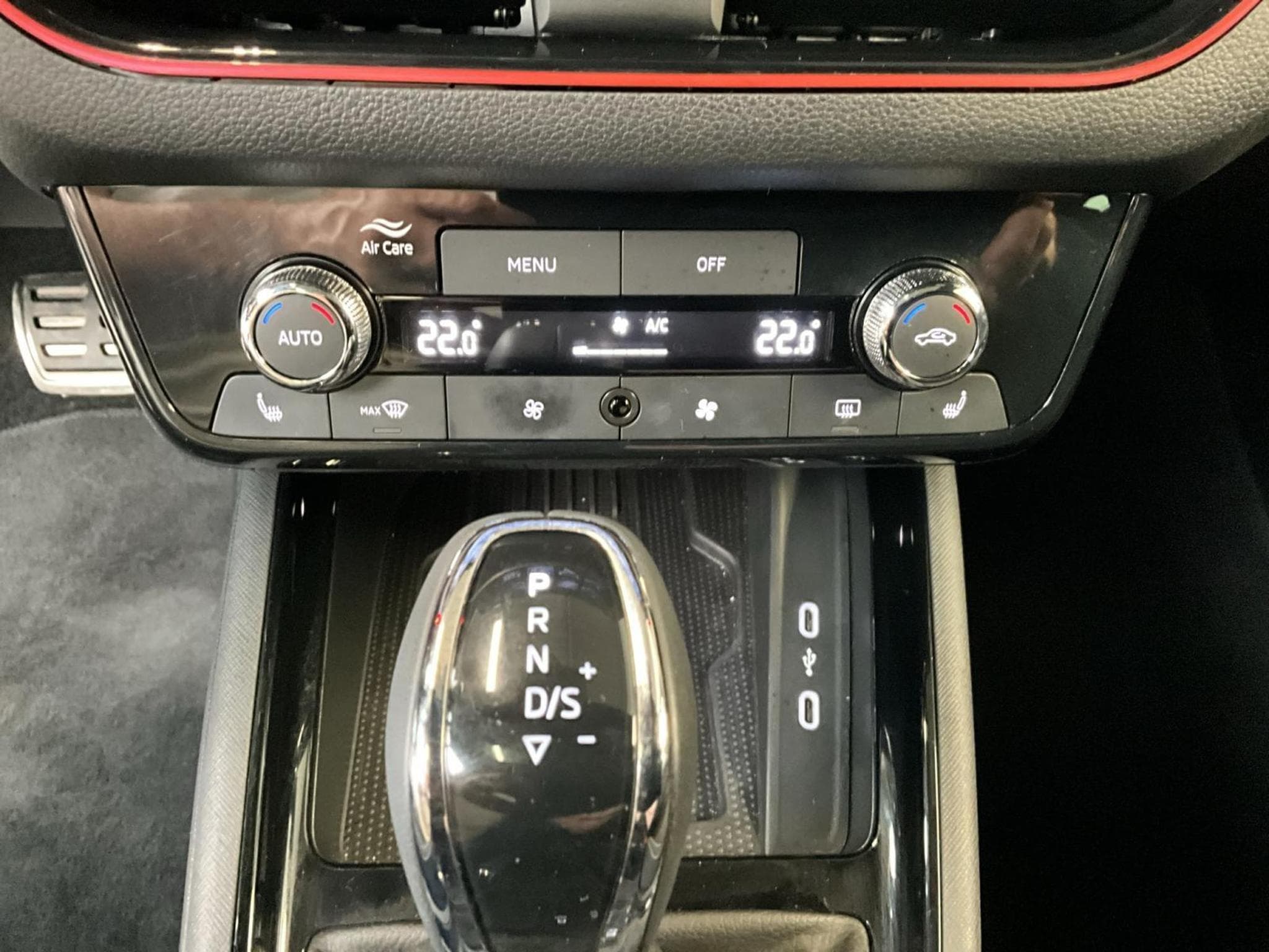 Skoda Kamiq Monte-Carlo+DSG+LED+P.Assisted+LM17 (2025) - Photo 20