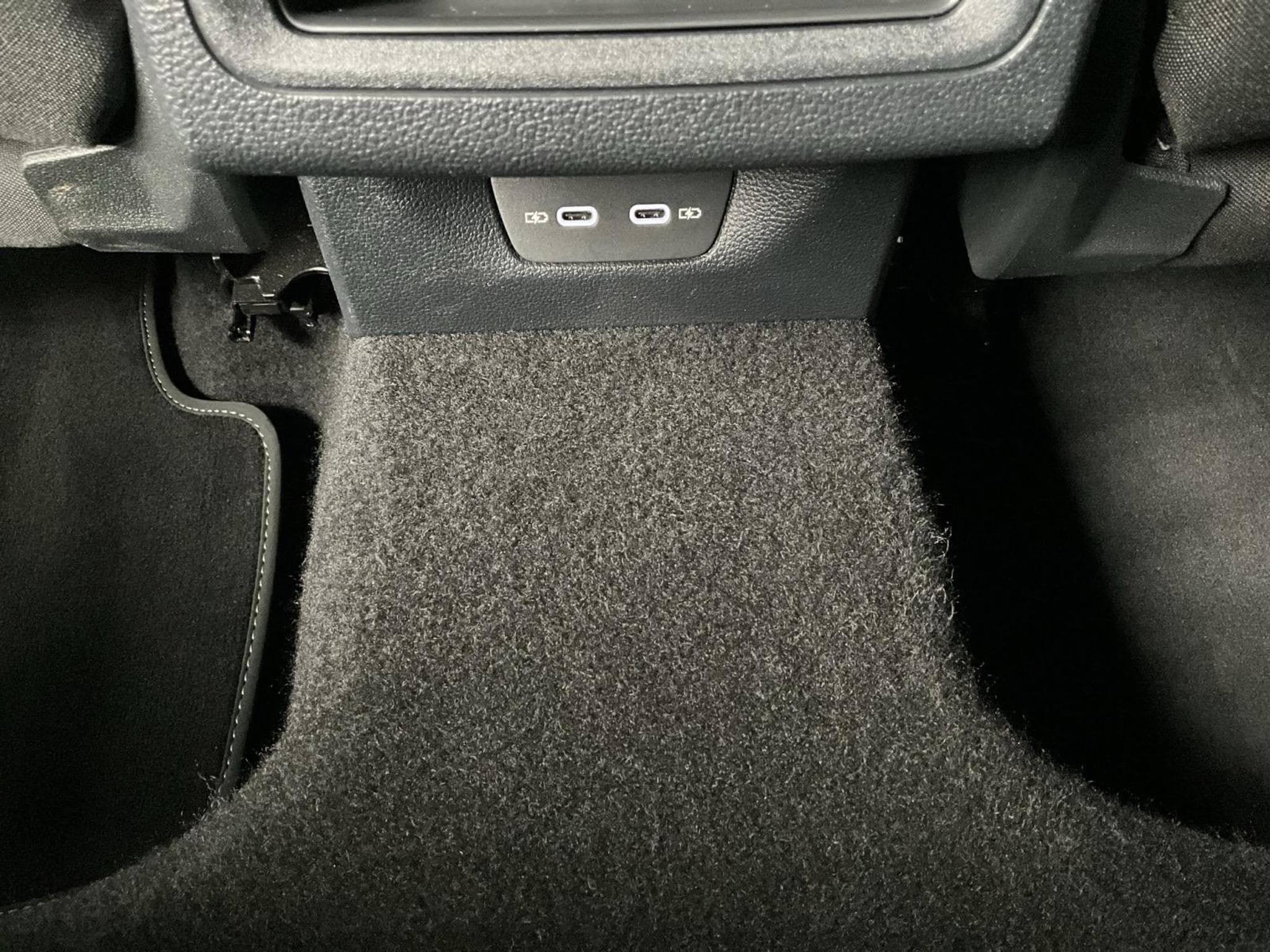 VW Golf Life+DSG+Navi+LED (2025) - Photo 19
