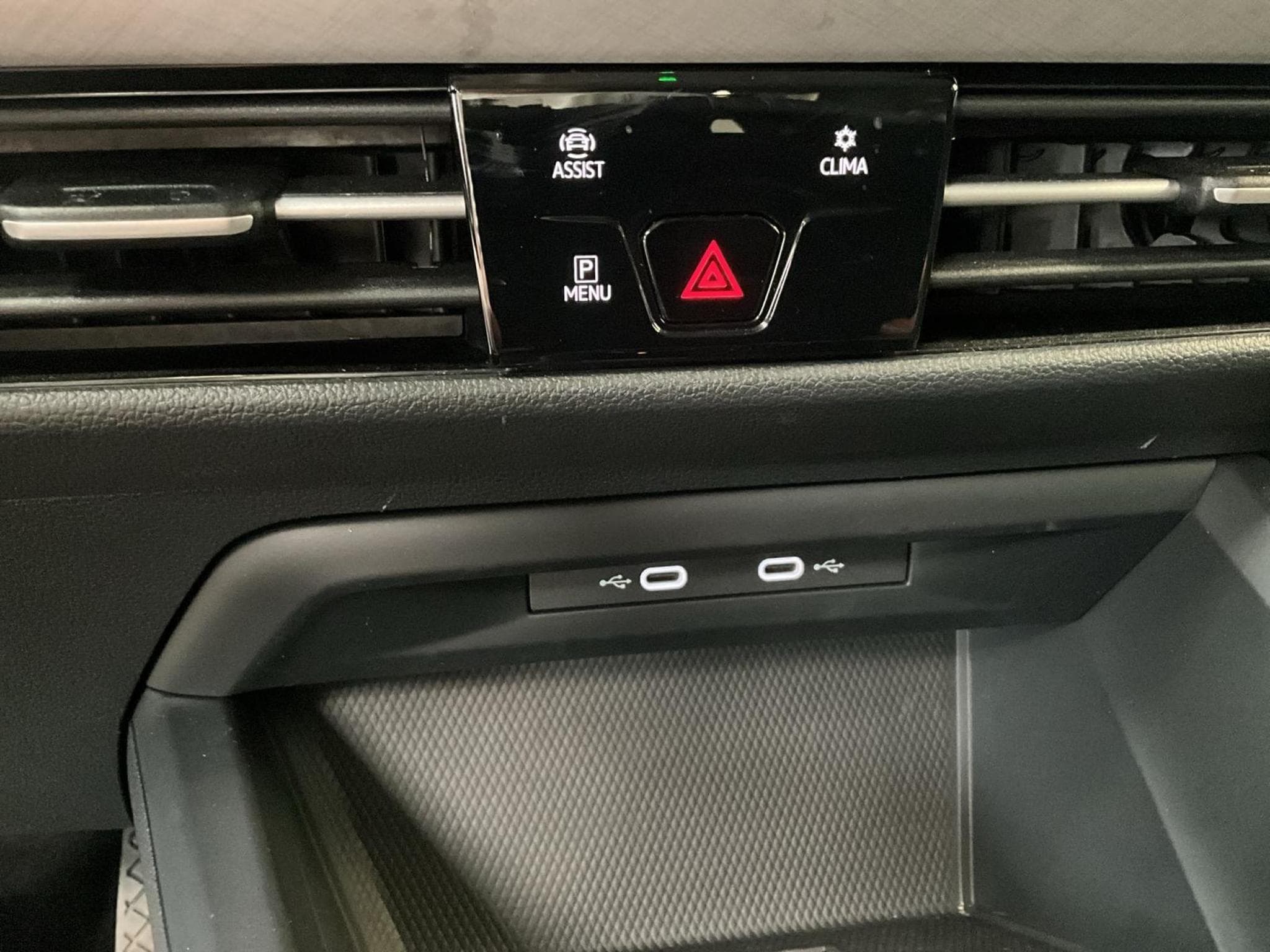 VW Golf Life+DSG+Navi+LED (2025) - Photo 17