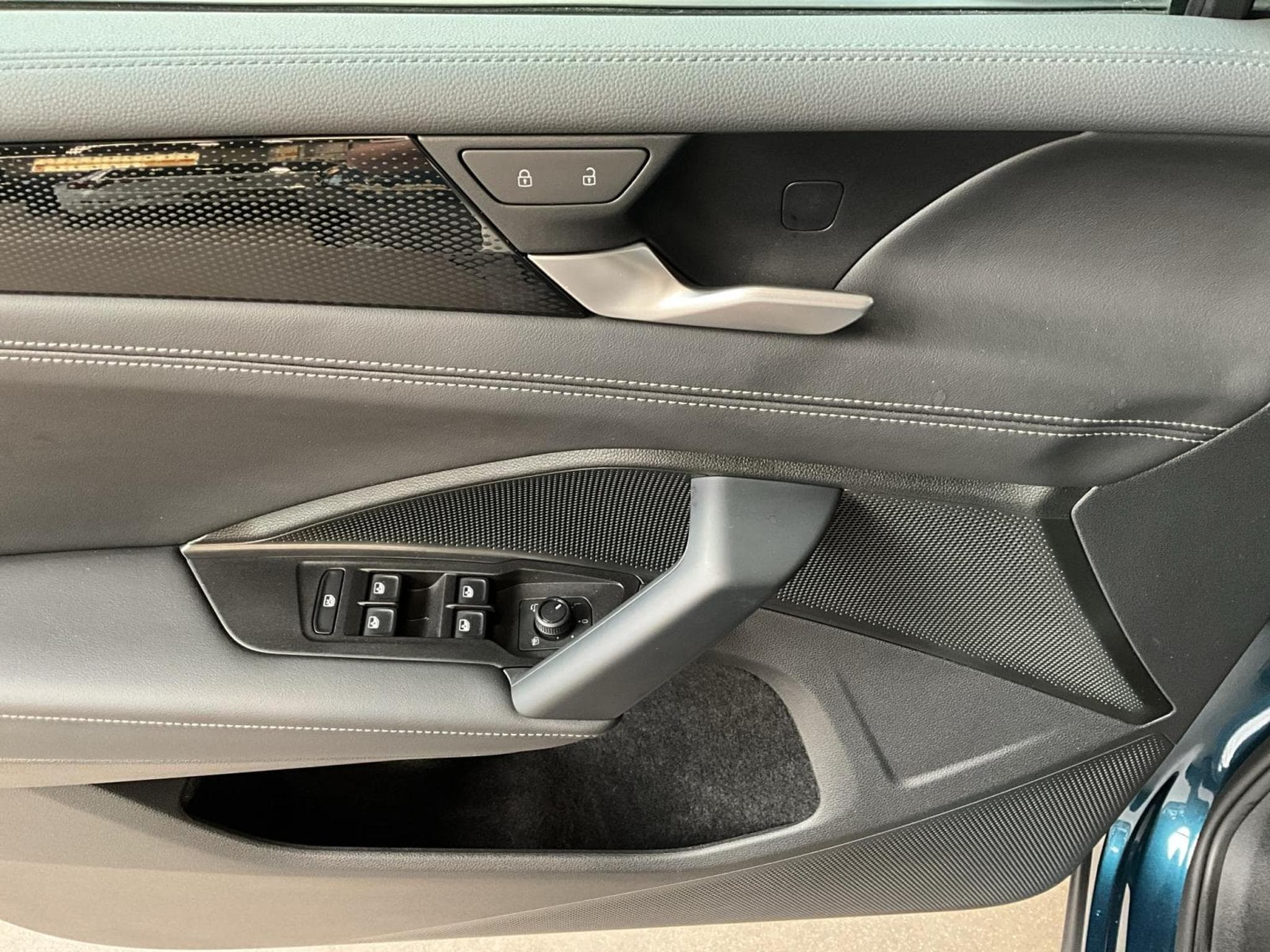 VW Tiguan Life+DSG+P.Info.+AHK+LED+Navi (2025) - Foto 10