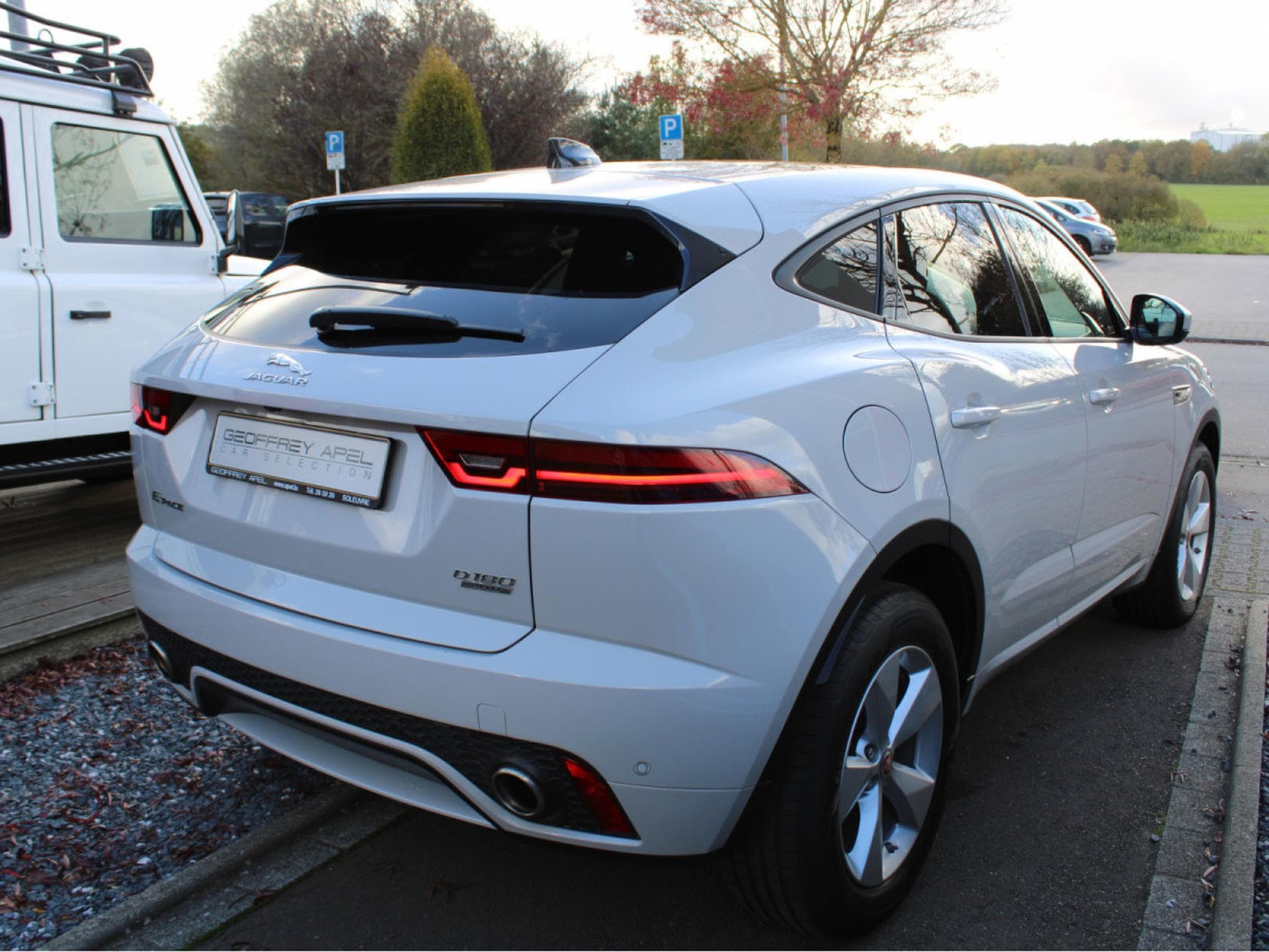 Jaguar E-Pace D 180 AWD R-DYNAMIC PANO CUIR NAVI (2020) - Foto 3