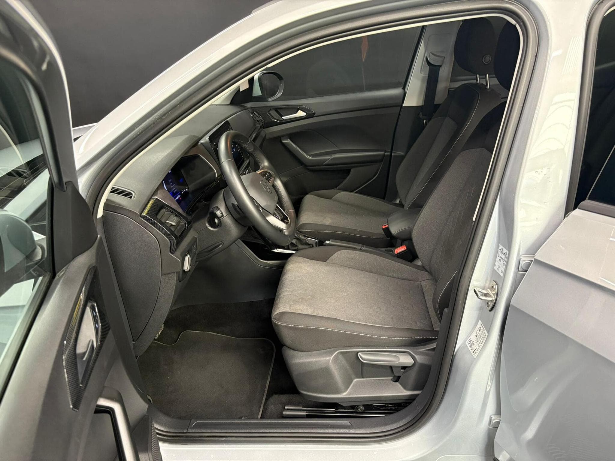 VW T-Cross Life 1.0 TSI 115cv DSG7 (2024) - Photo 12