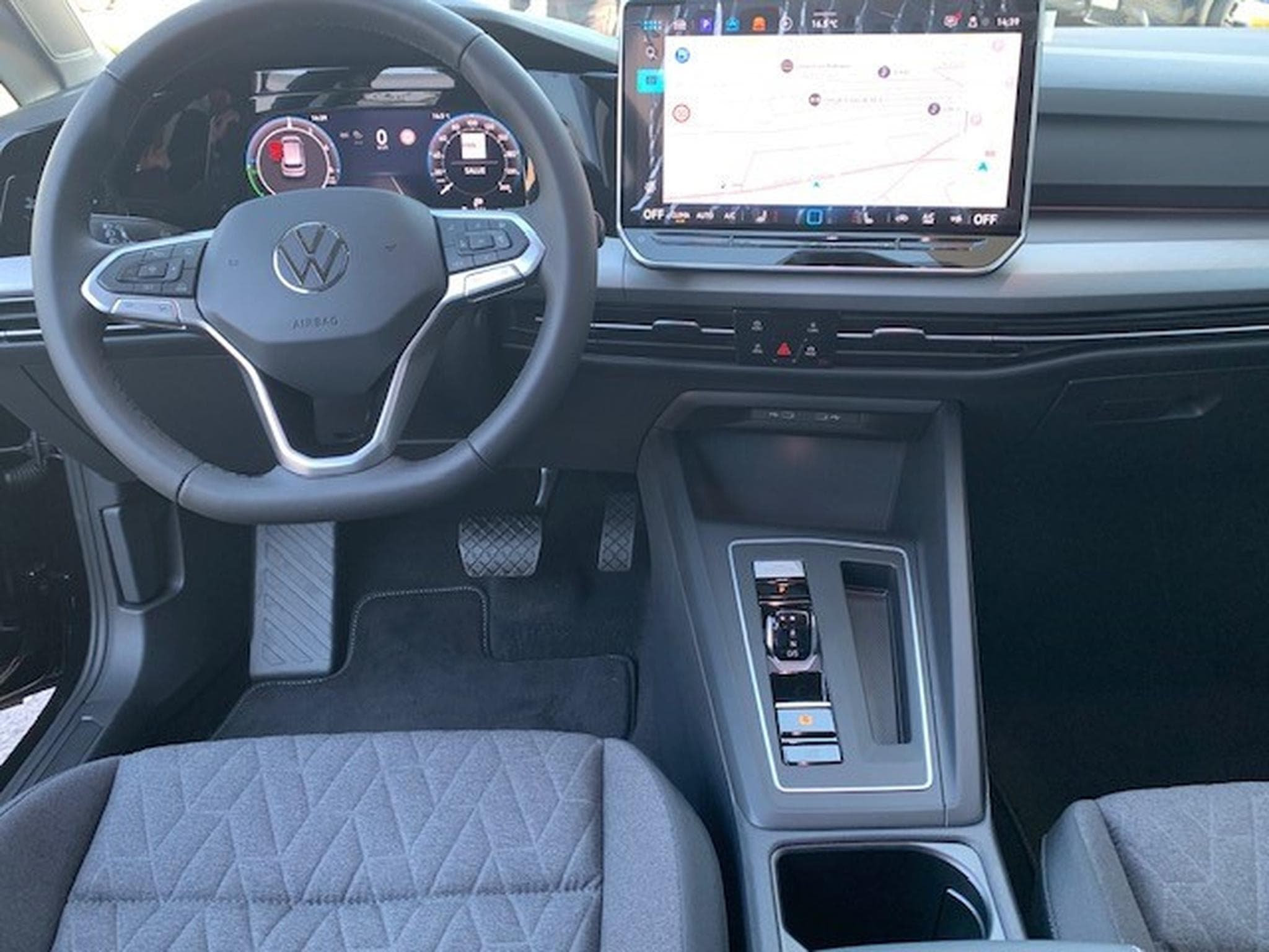 VW Golf LIFE 1.5 eHYBRID 150CV DSG6 (2026) - Photo 3