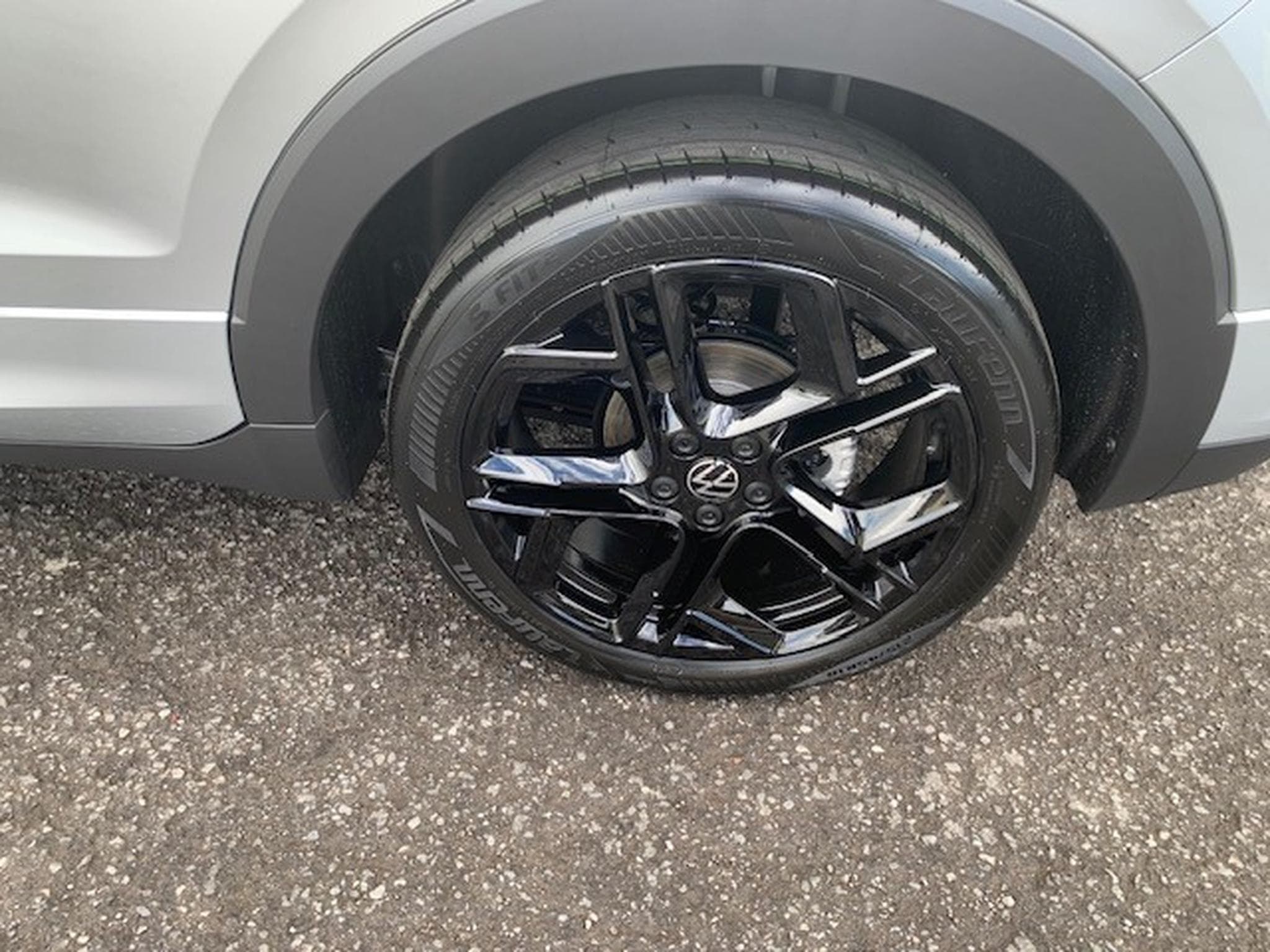 VW T-Cross R-LINE BLACK STYLE 1.5TSI 150CV DSG7 (2026) - Photo 4