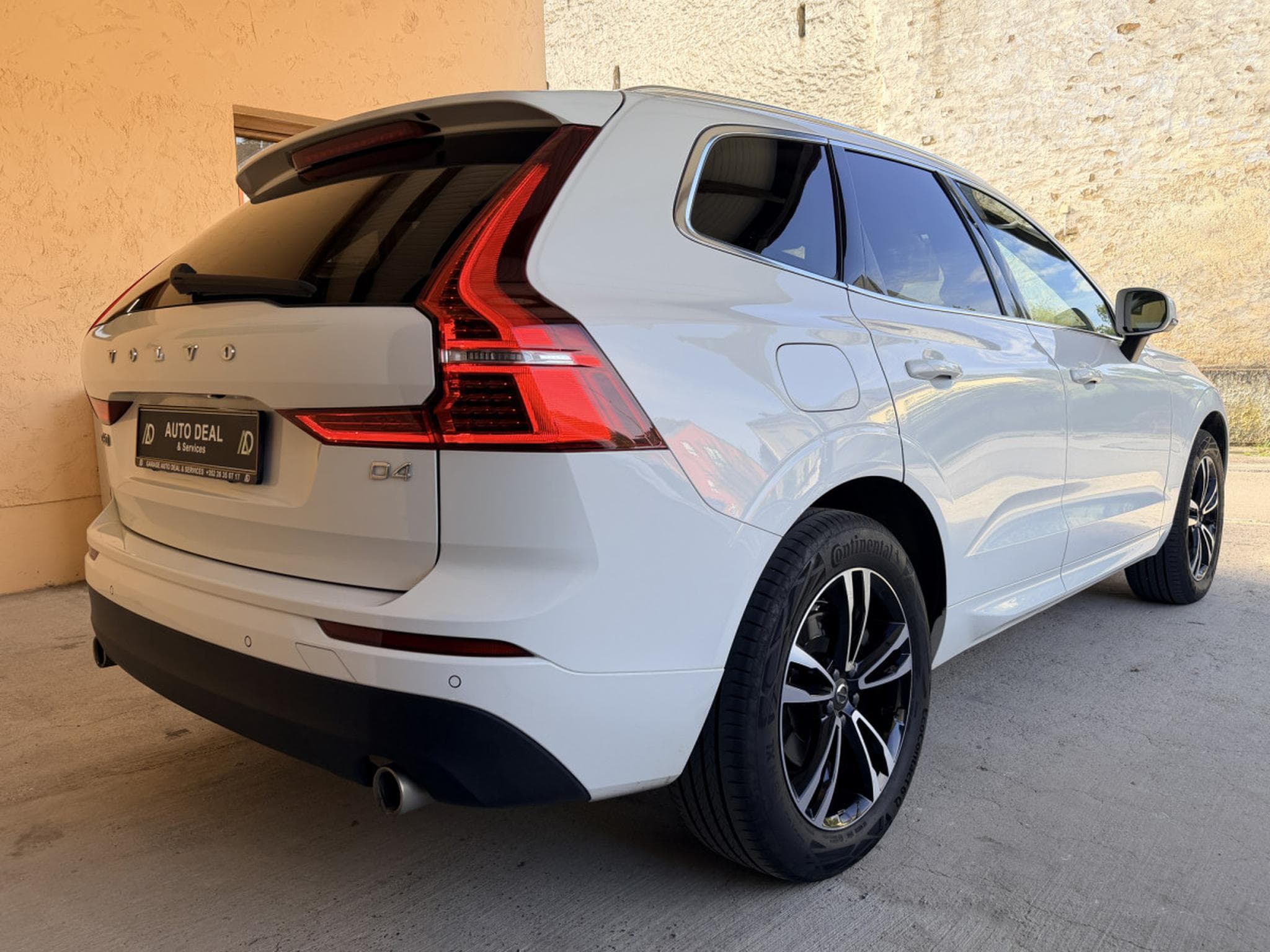 Volvo XC60 D4 MOMENTUM AUTOMATIQUE 190CV (2019) - Photo 5