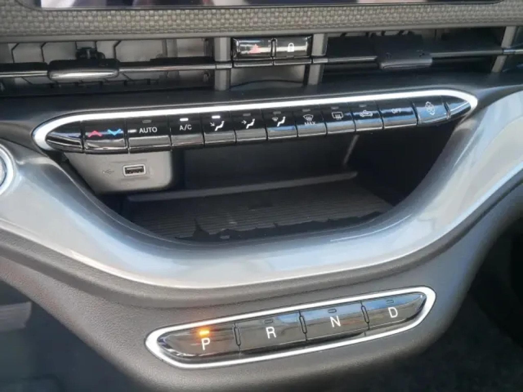 Fiat 500 BOCELLI 42 Kwh (2023) - Photo 19