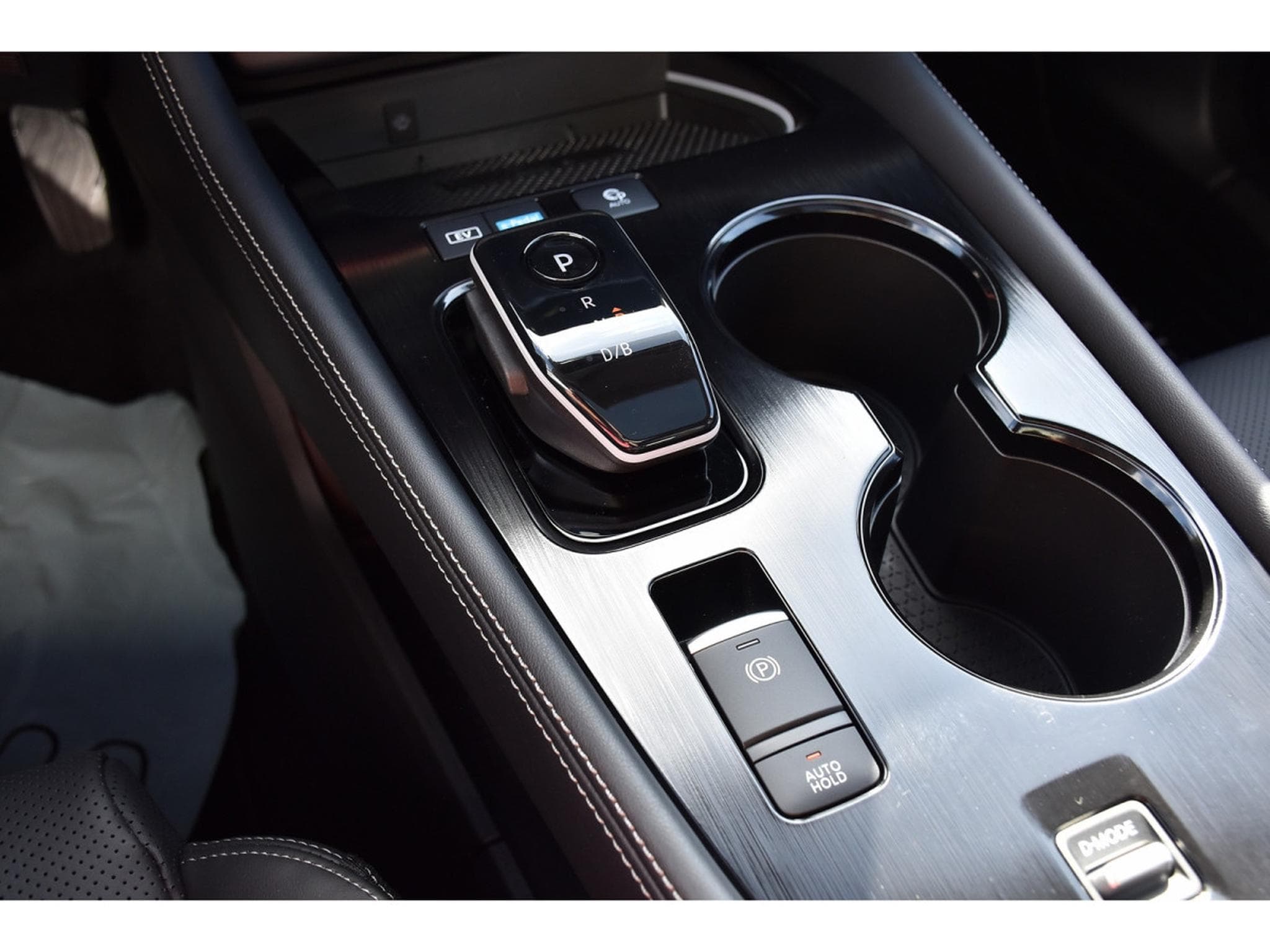Nissan X-Trail 1.5 e-Power Tekna+ PANO MEMO BOSE CAM360 HUD 1° MAIN (2025) - Photo 16
