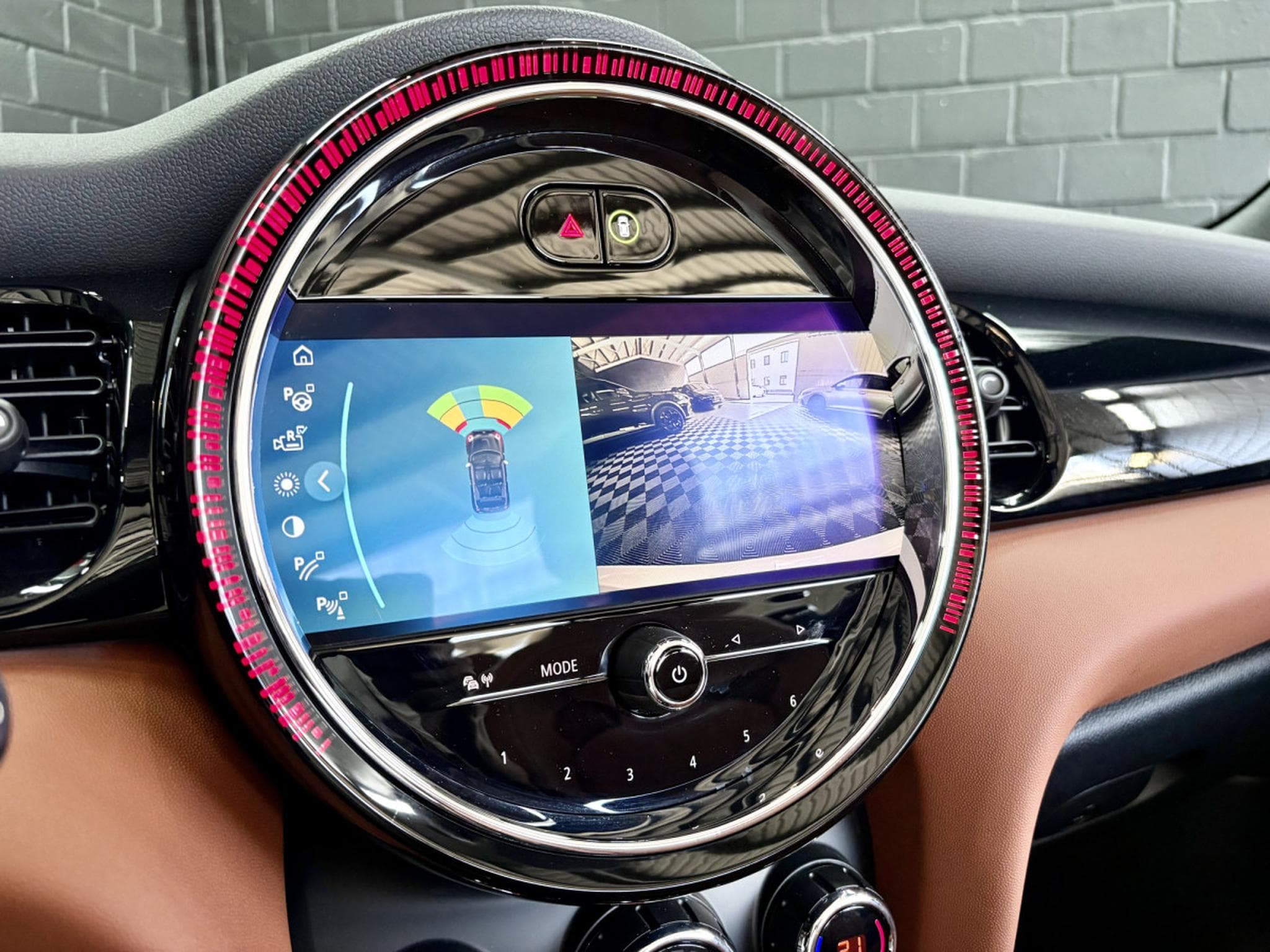 Mini Cooper S Cabriolet JCW 178 CV *CAM* *HARMAN* *TÊTE HAUTE* *CUIR* (2023) - Photo 17