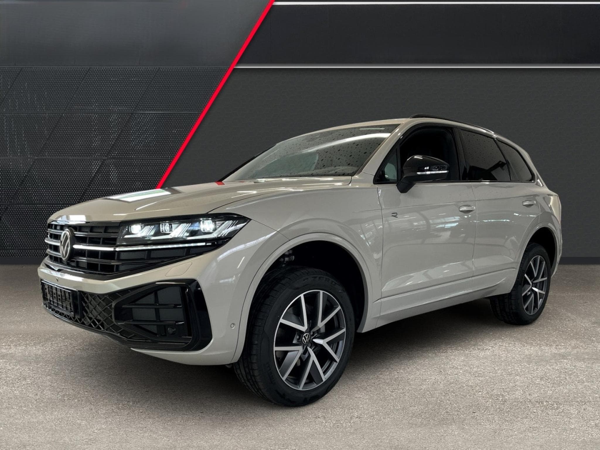 VW Touareg 3.0 TDI 210 kW 4Motion R-Line Final Edition (2026) - Photo 1