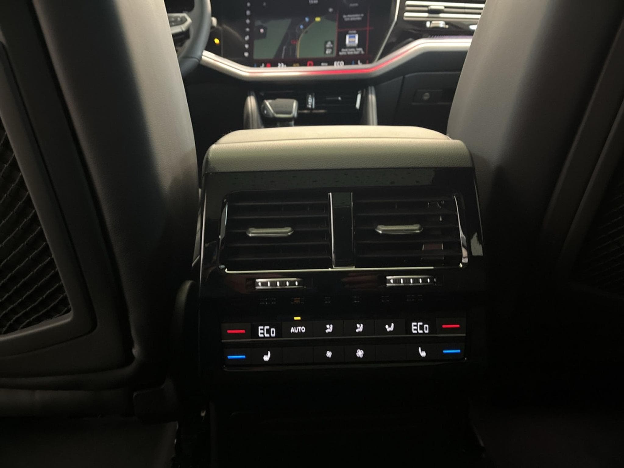 VW Touareg 3.0 TDI 210 kW 4Motion R-Line Final Edition (2026) - Photo 14