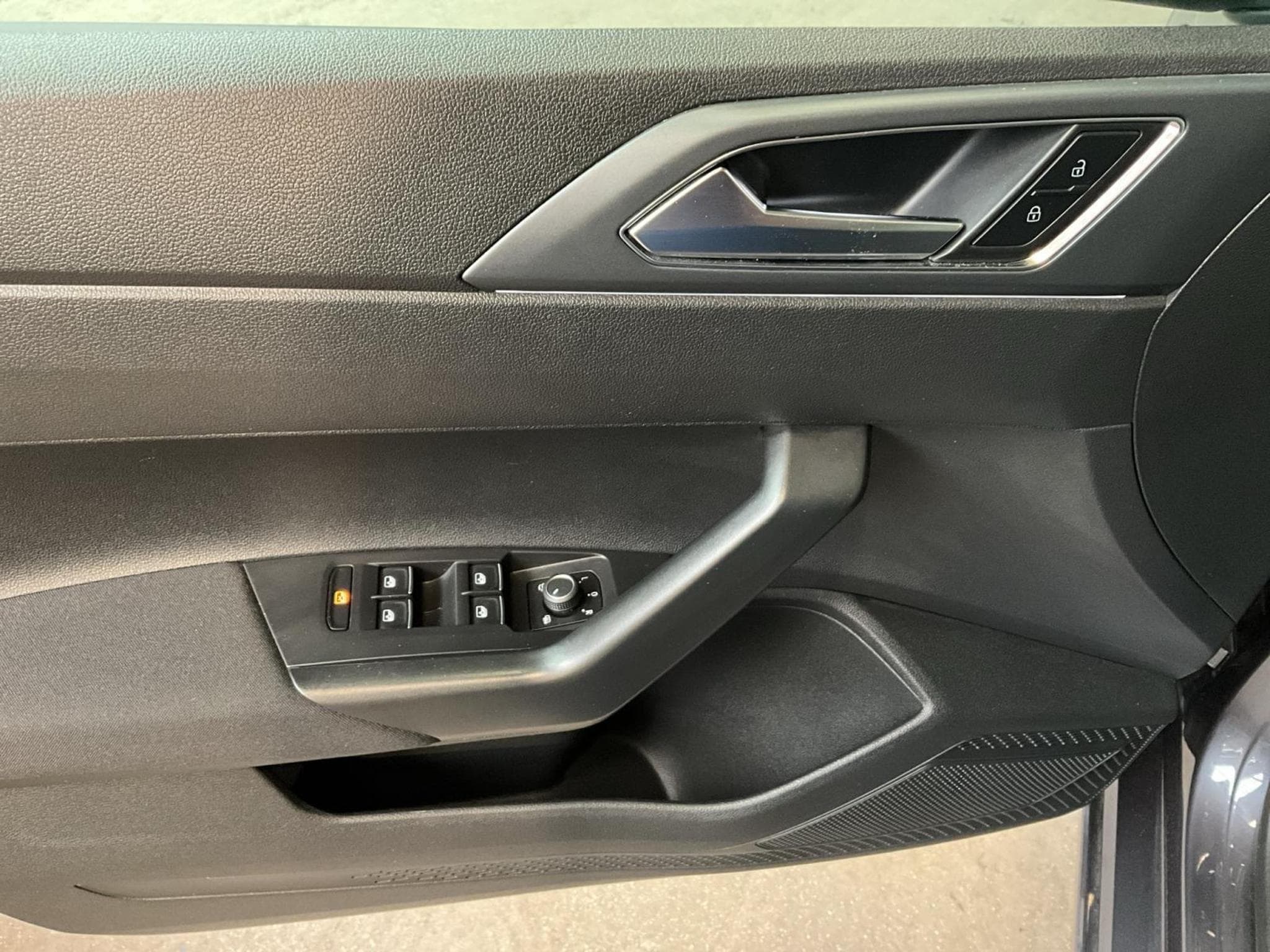 VW Taigo R-Line+DSG+Black-Style+Pano+IQ-Light+P.Tech. (2024) - Foto 10